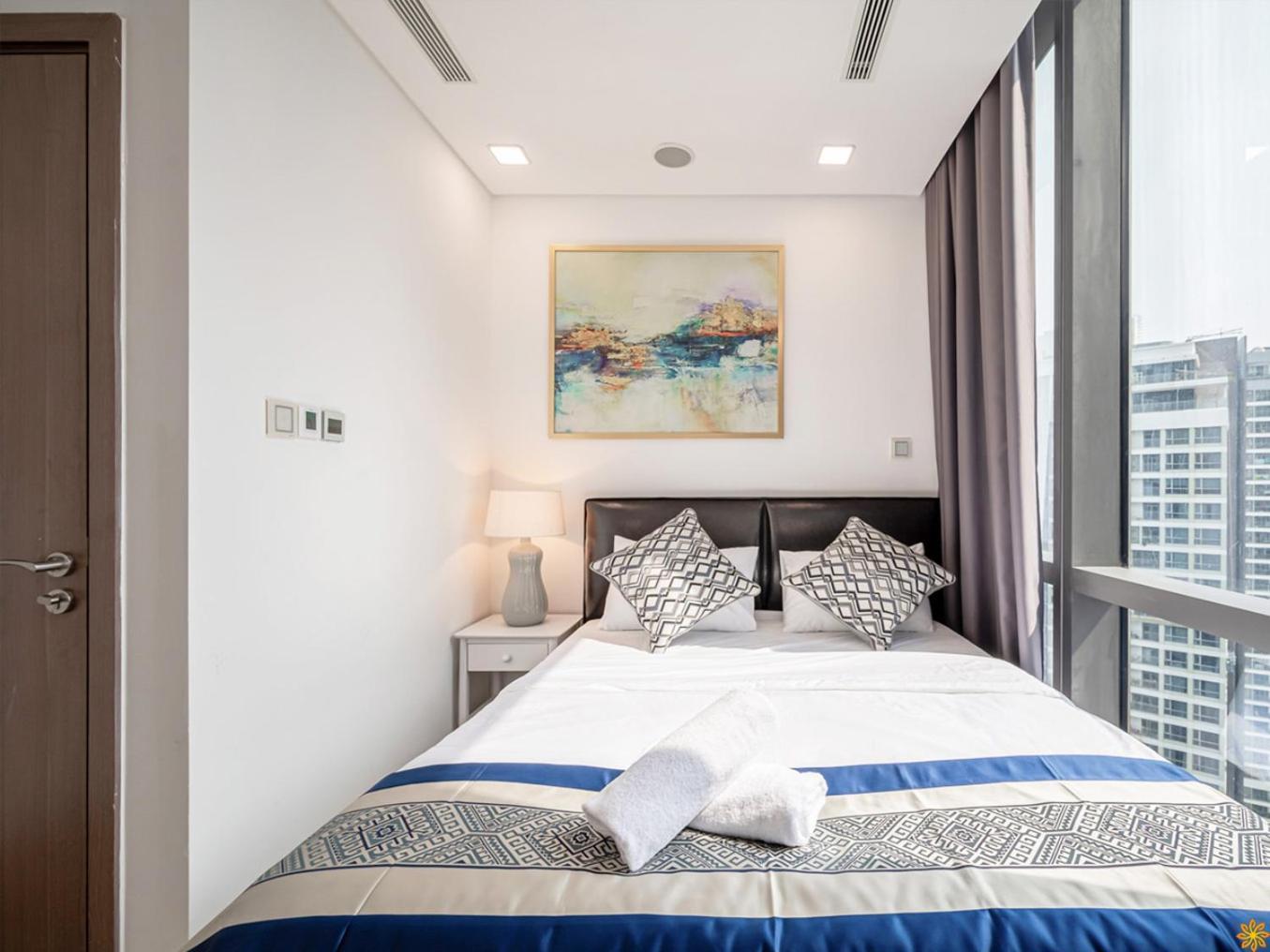 Căn hộ Opulent Skyline Homes At Landmark 81 *