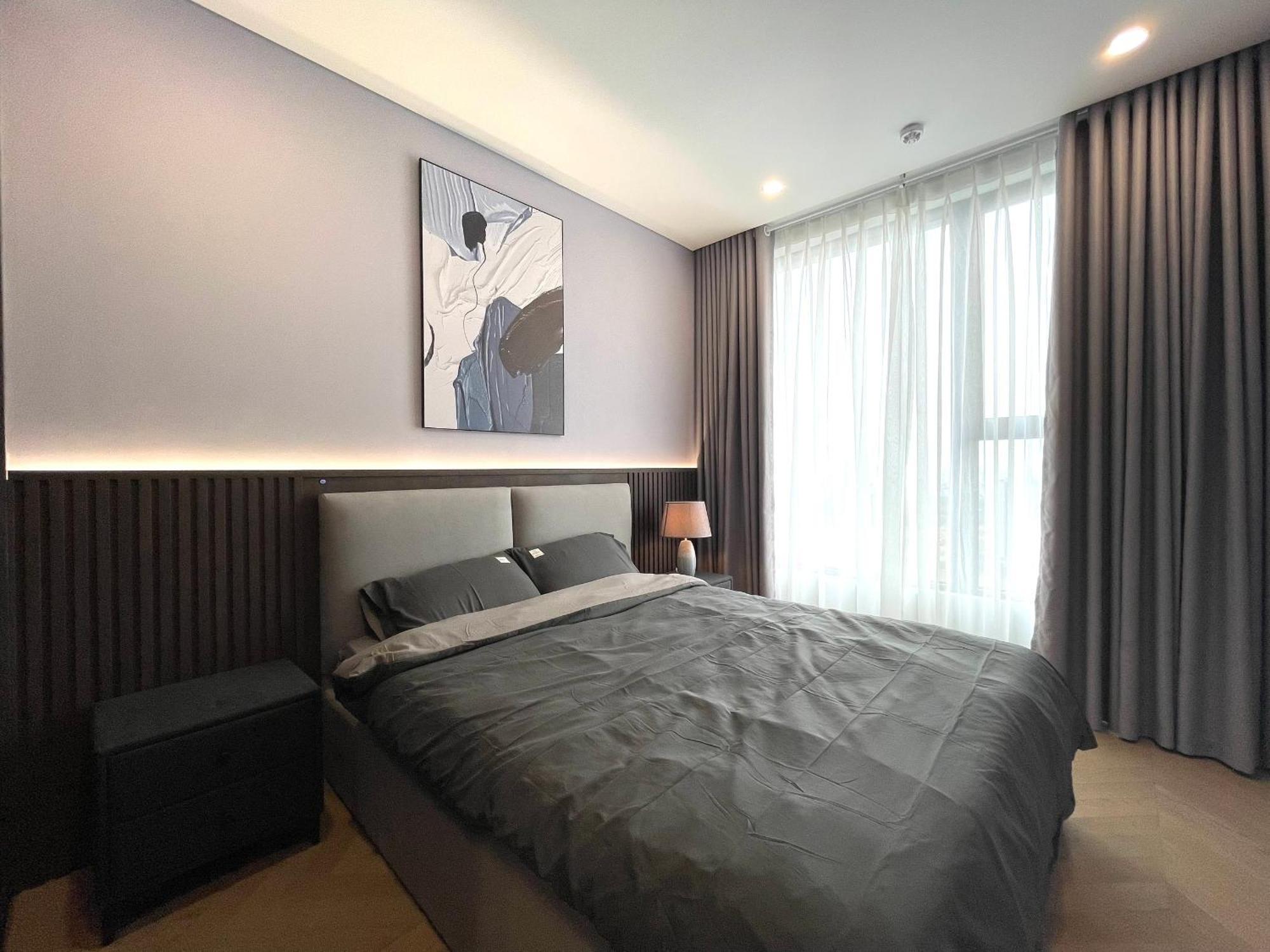 Nu In Lumiere Riverside - District 2