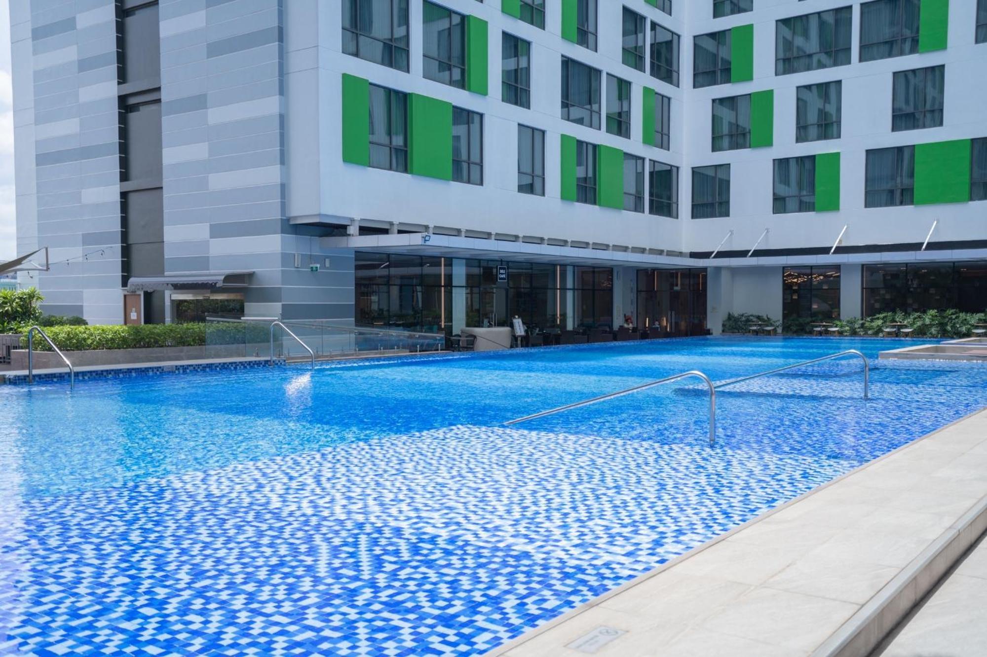 Serviced At Republic Plaza - Pool & View, Near T3 Airport Tan Son Nhat Apartment Ho Chi Minh City