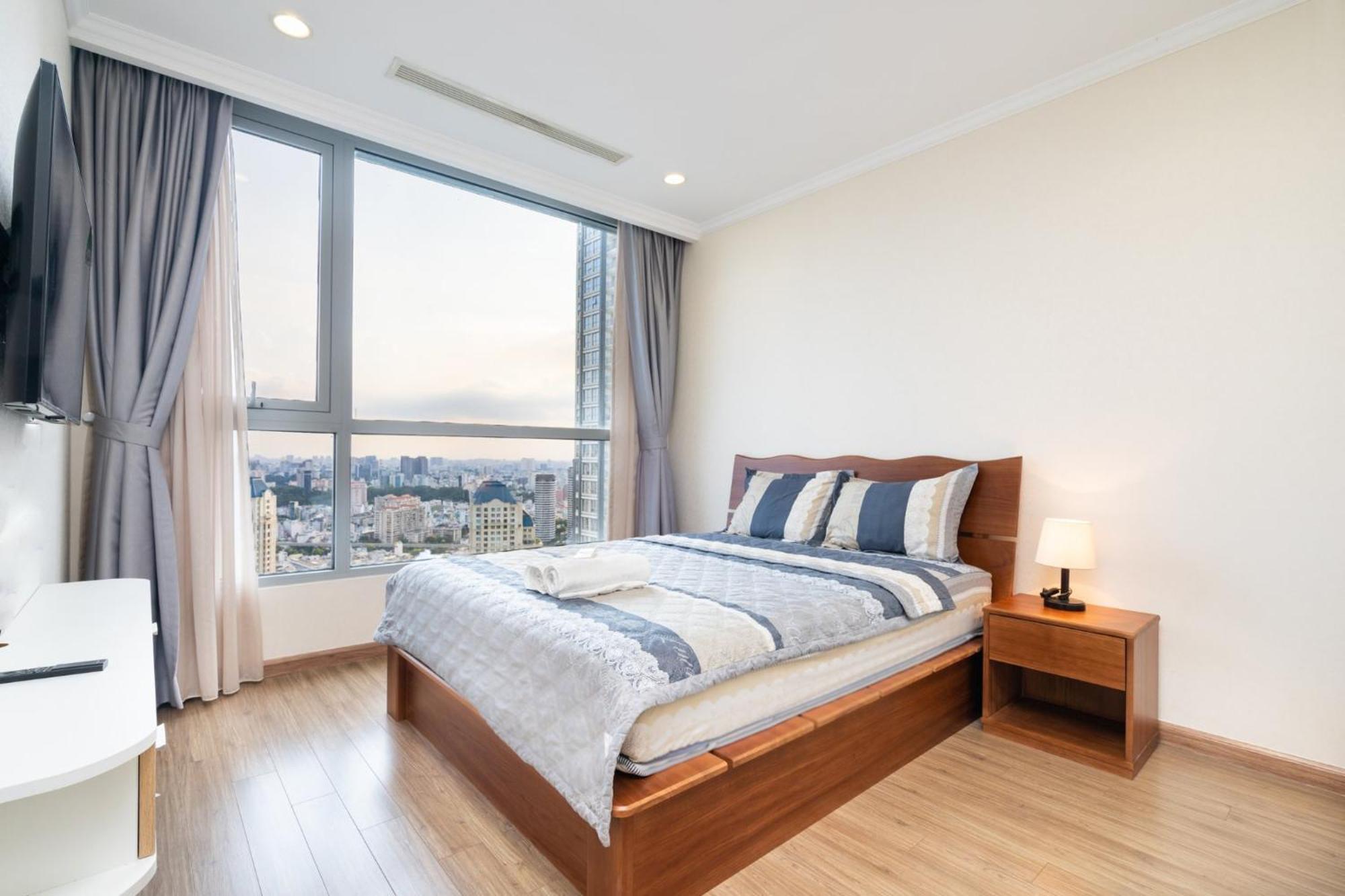 Vinhomes Park * Ho Chi Minh City