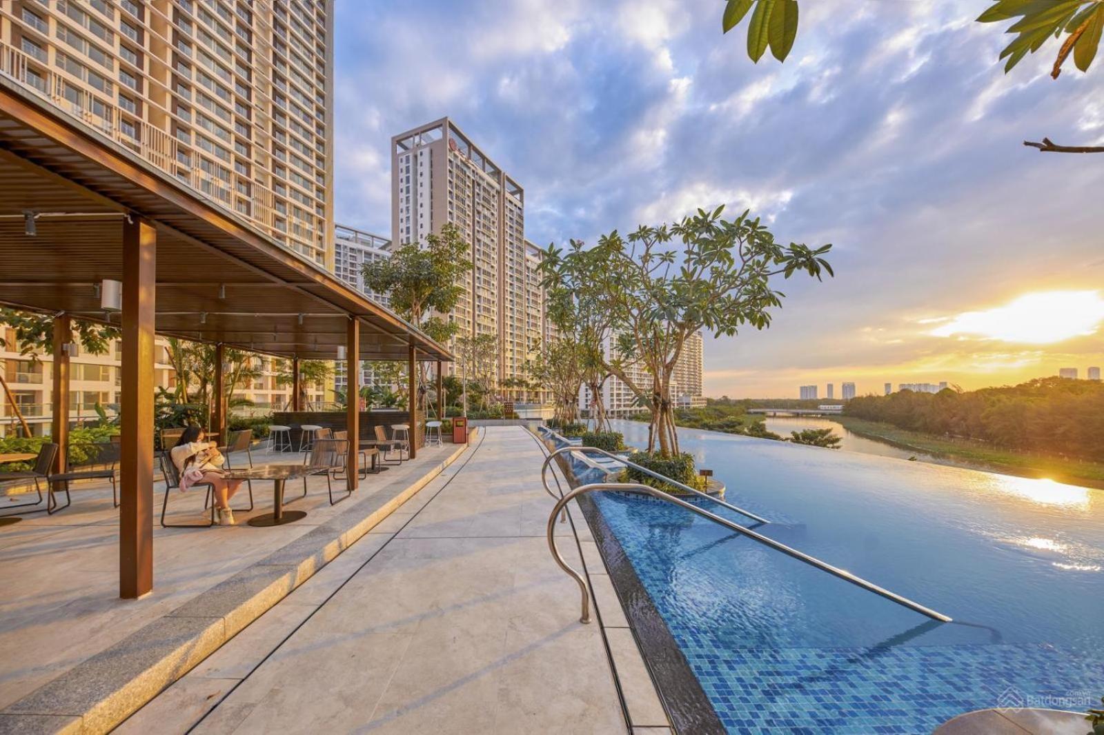 Midtown Phu My Hung Dist 7 - 2br * Ho Chi Minh City