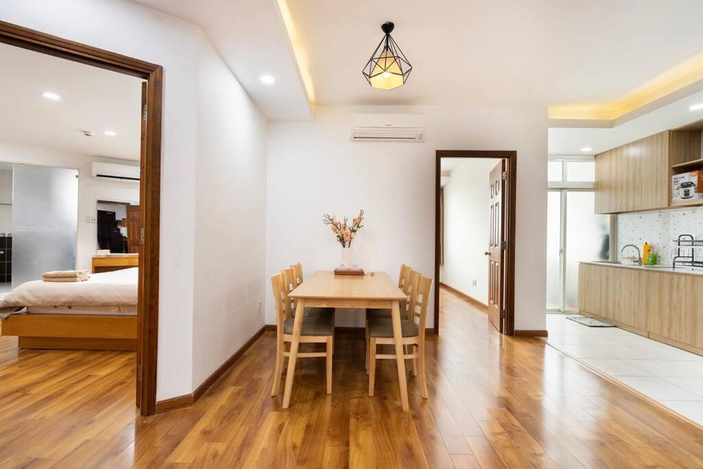 Spacious 2 Bedroom At Center/1st District Apartment *