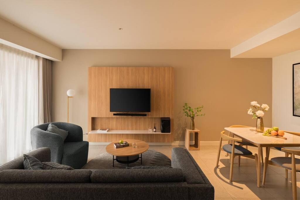 Zenity Apartel Dist 1 By Ssens