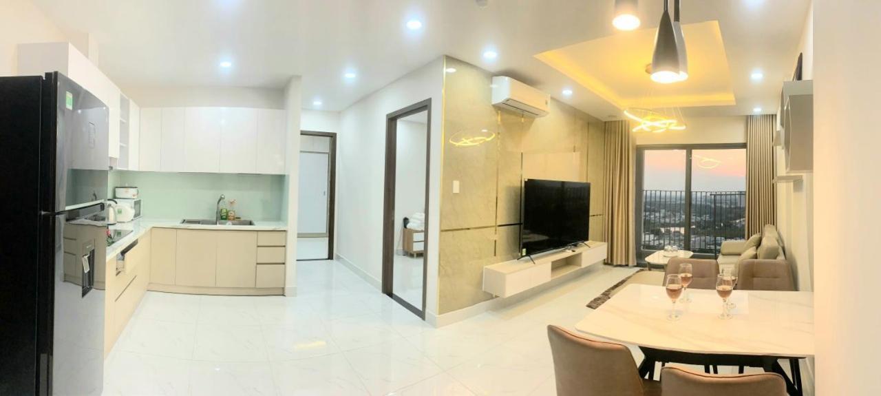 The Has 2 Bedrooms, 2 Bathrooms, 1 Kitchen, 1 Living Room, 1 Laundry Room, 1 Balcony, 1 Swimming Pool - District 7 Căn hộ TP. Hồ Chí Minh