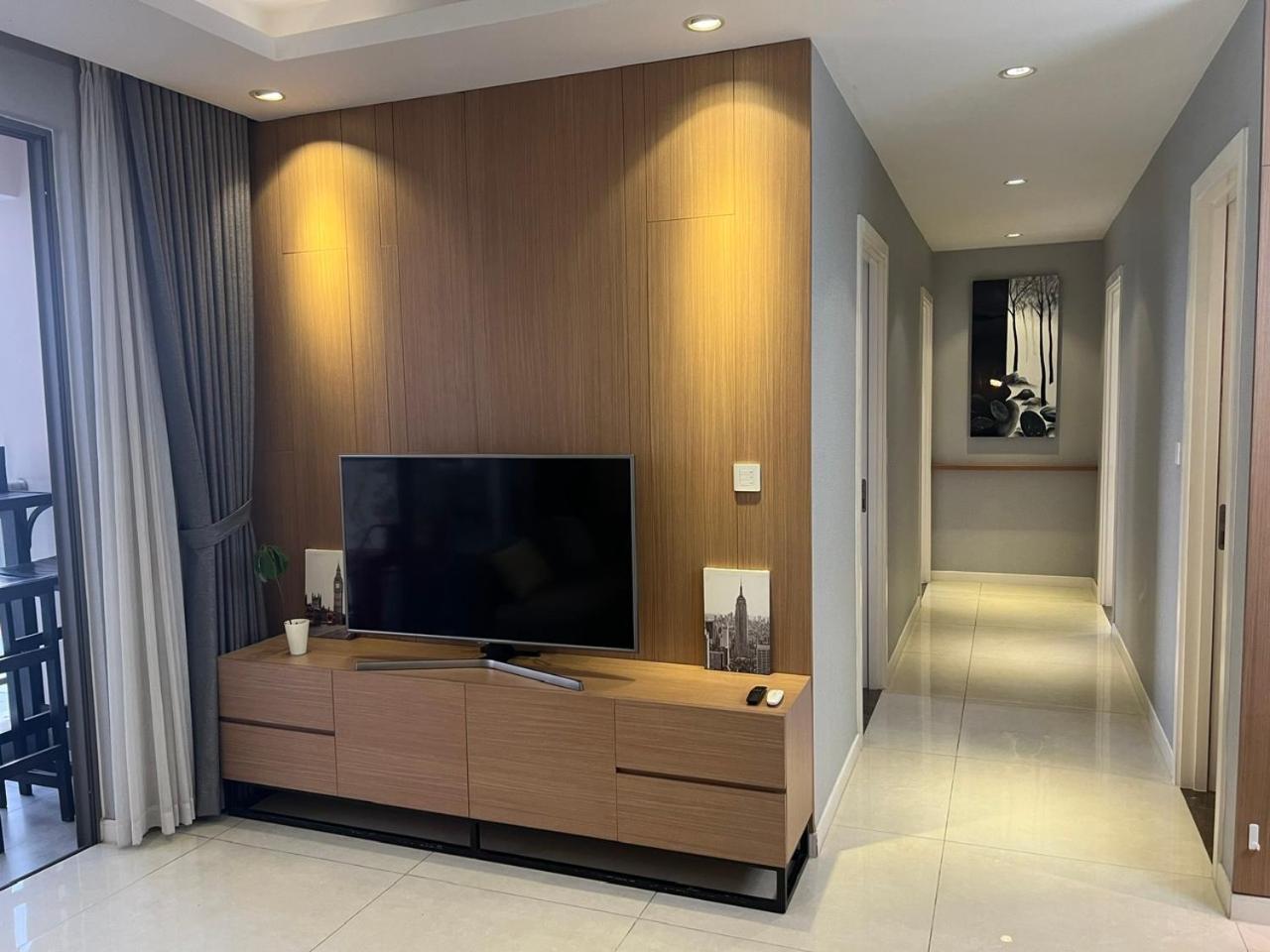Apartment Sun - Millennium Spacious Aparts, Pool And Location