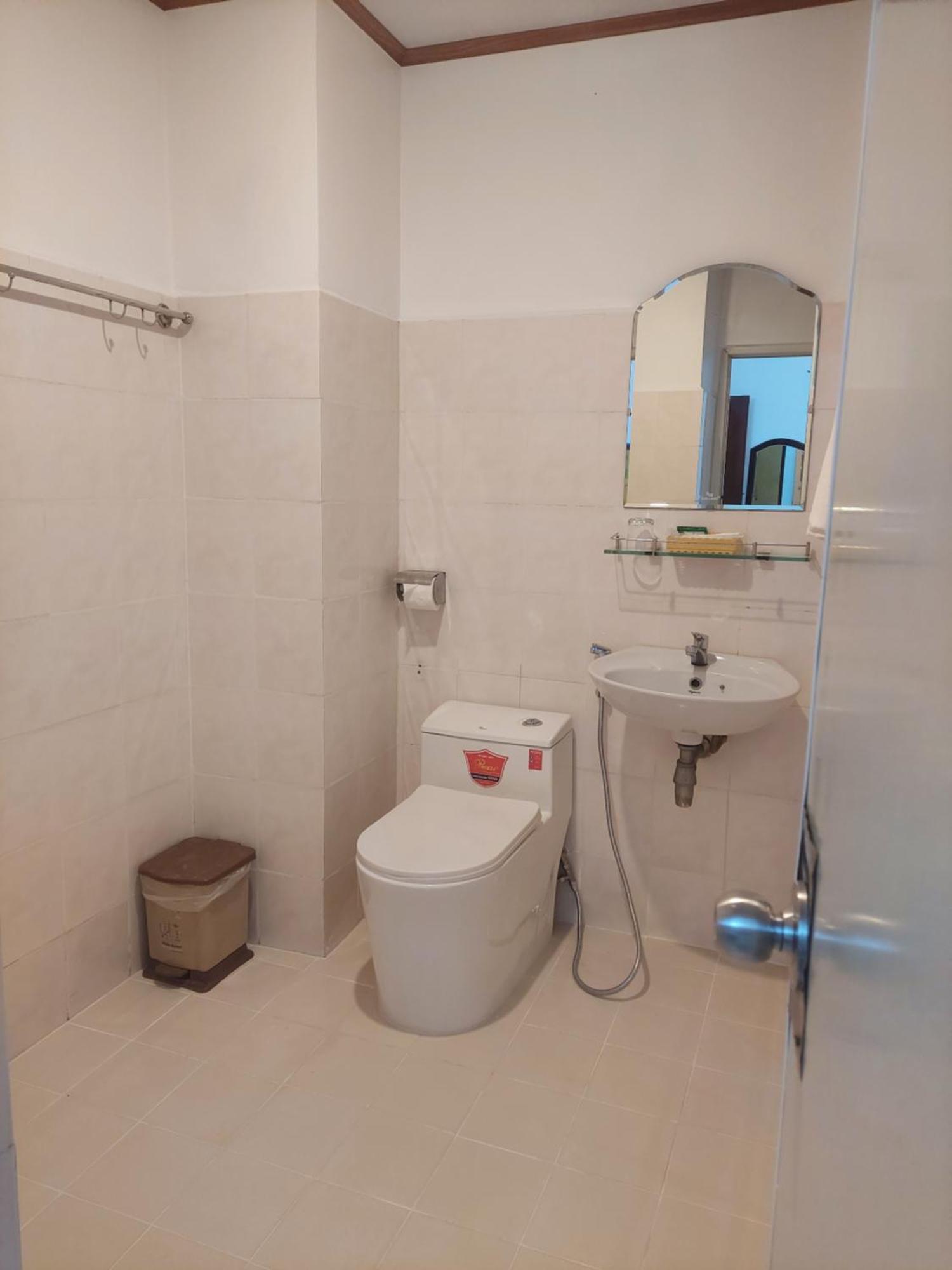Hotel Khach San Trung Mai