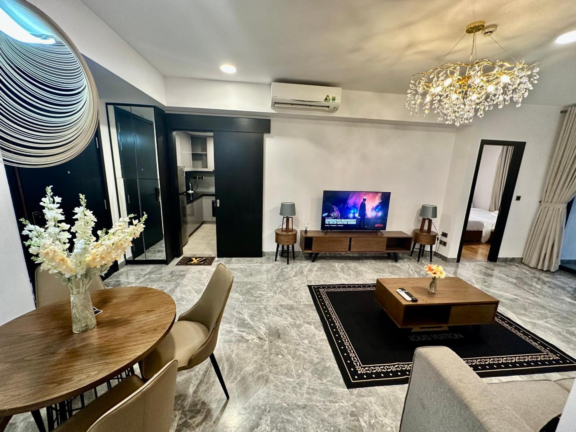 Apartment Luxury Gold 86 : D1- Mension , Rooftop Pool - District 1 Ho Chi Minh City