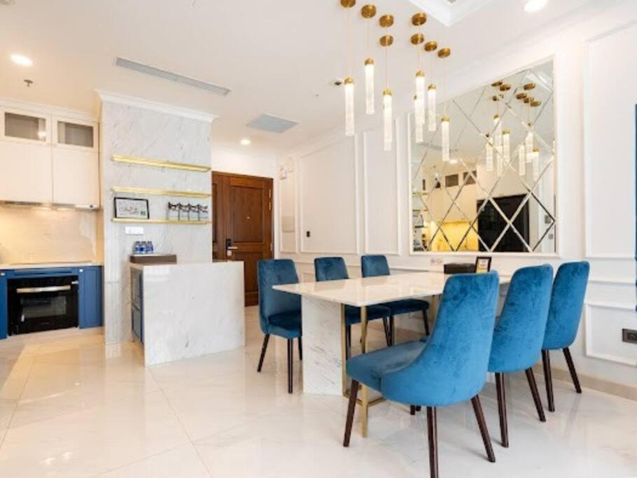 The Rixx Downtown Apartment@d1/pool/gym/operahouse Apartment