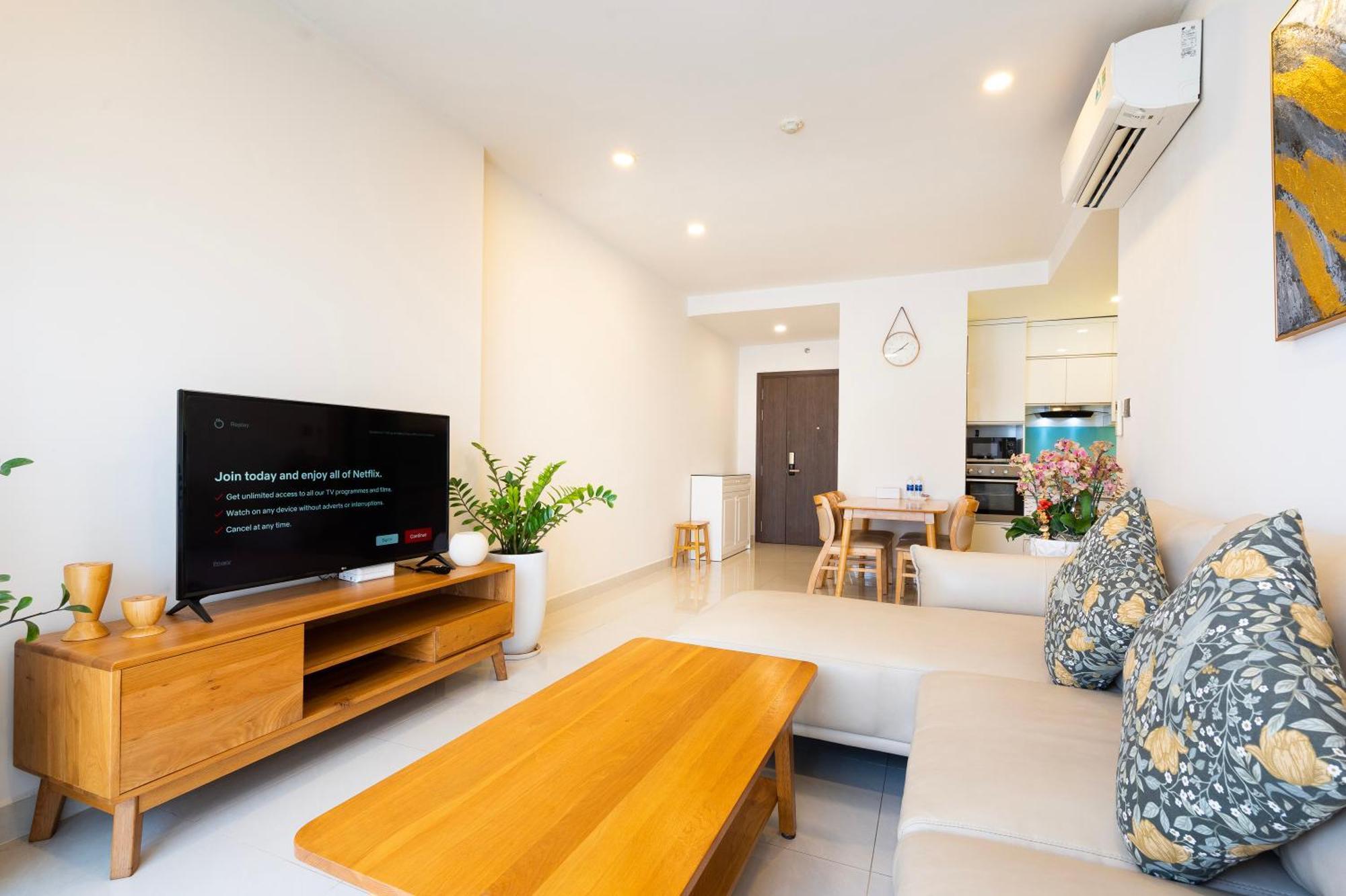 Melody - Saigon Royal Building Apartment *