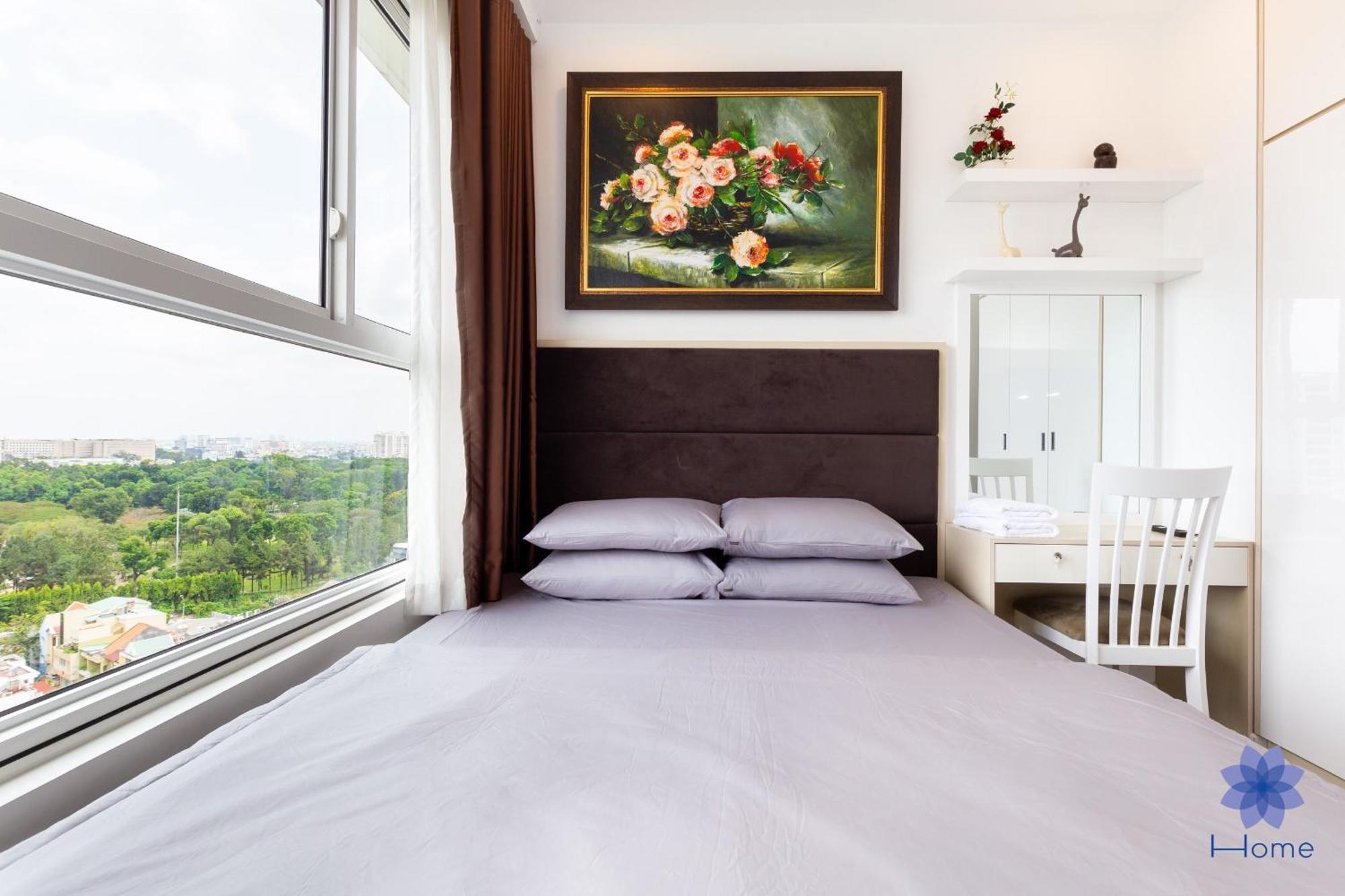 Home, Cosy&luxury - 5mins To Airport, Free Pool&gym, Airport Pick Up Service Apartment Ho Chi Minh City