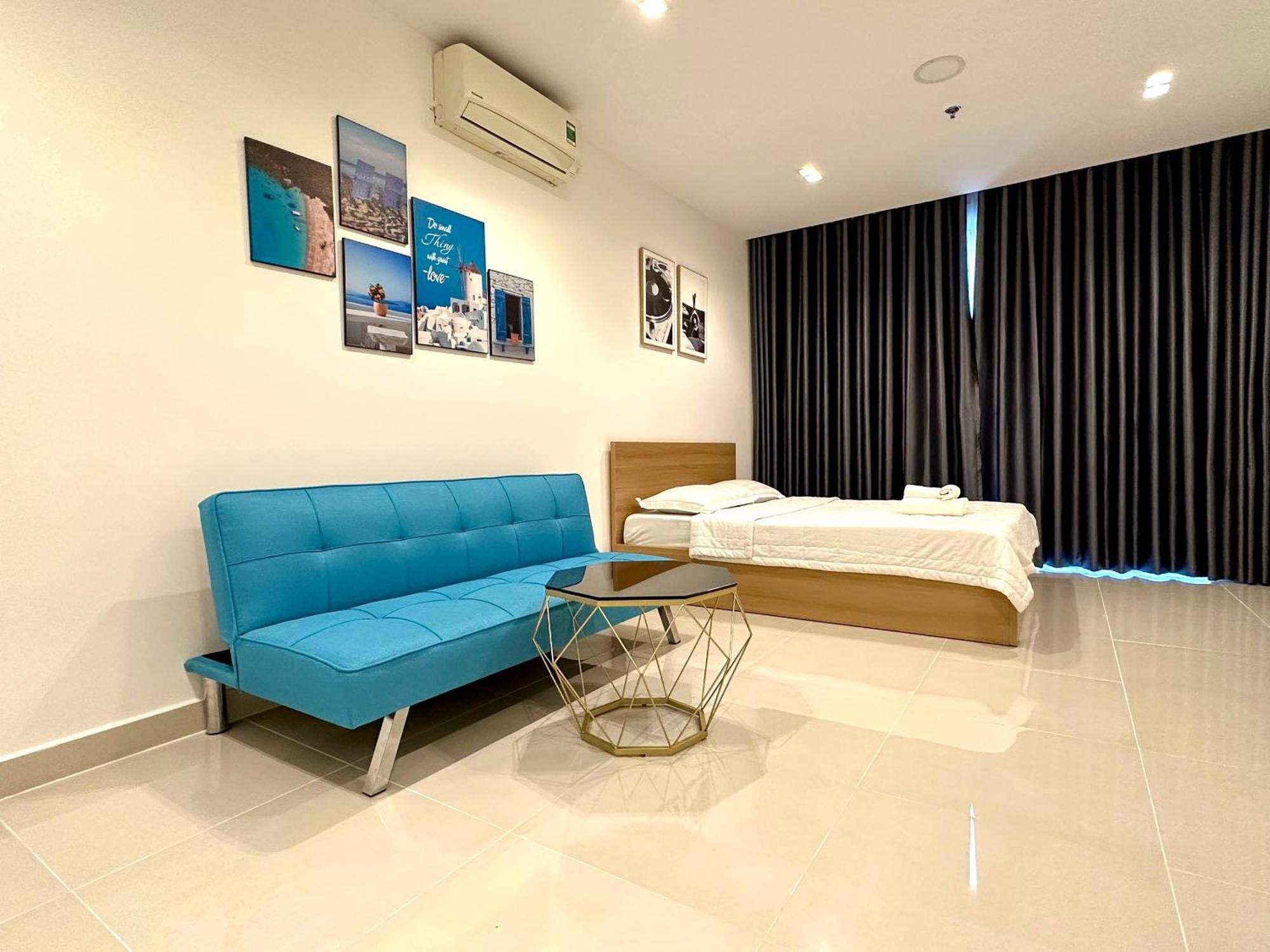 Teddy At Sky Center Luxury Apartment