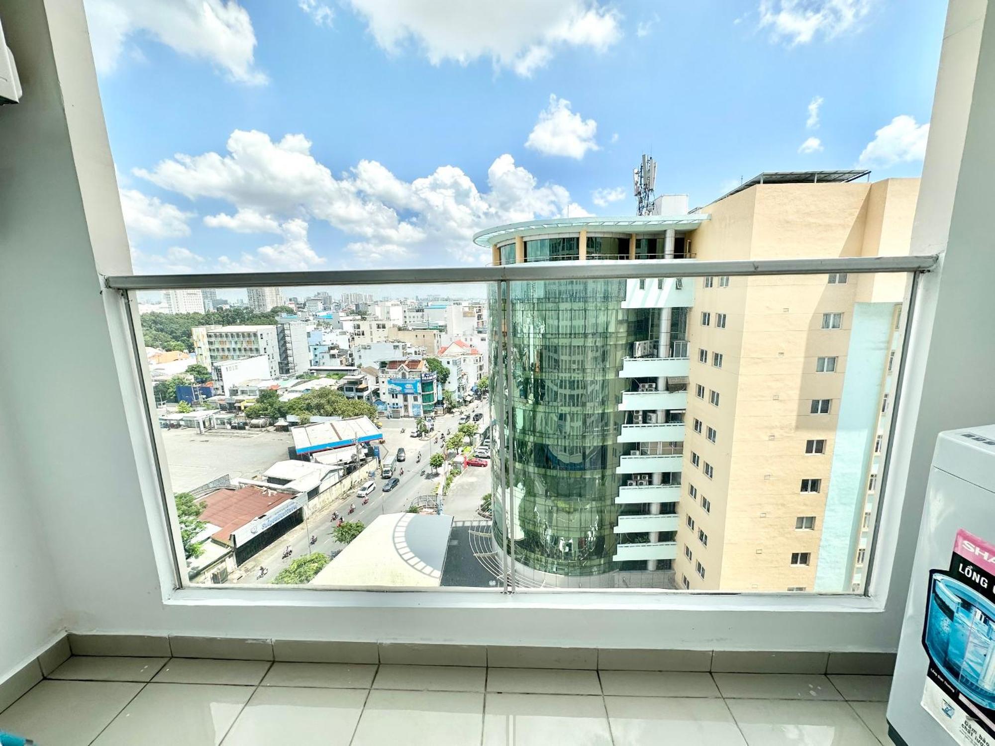 Teddy At Sky Center Luxury Apartment Ho Chi Minh City