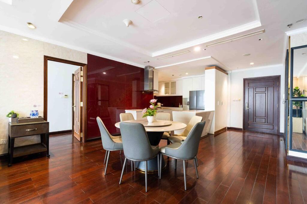Căn hộ The Rixx Breathtaking View@vincom D1/pool/netflix