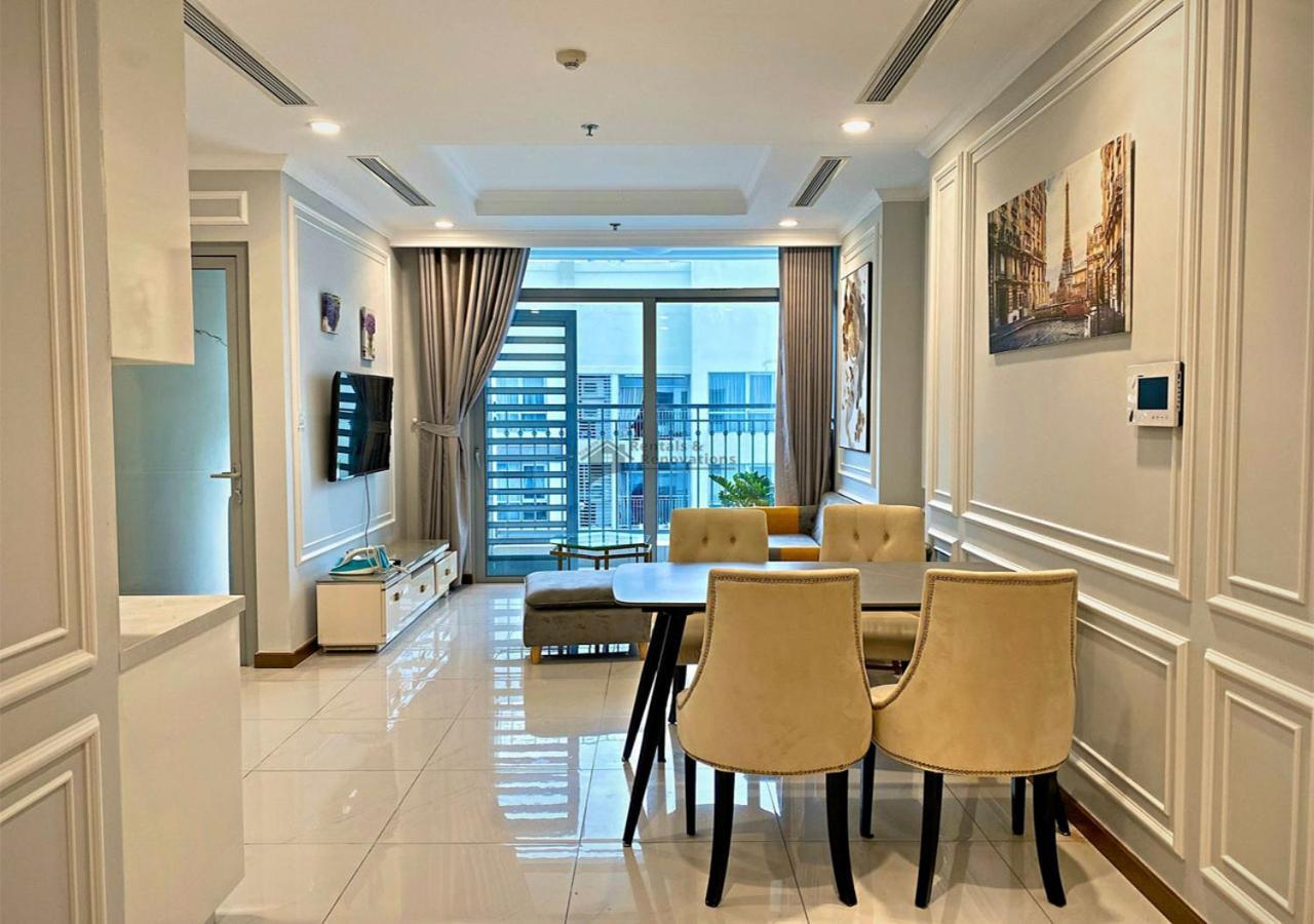 Apartment Landmark 81 Luxury & The Vinhomes Central Park - The Buildings Surrounding Landmark 81