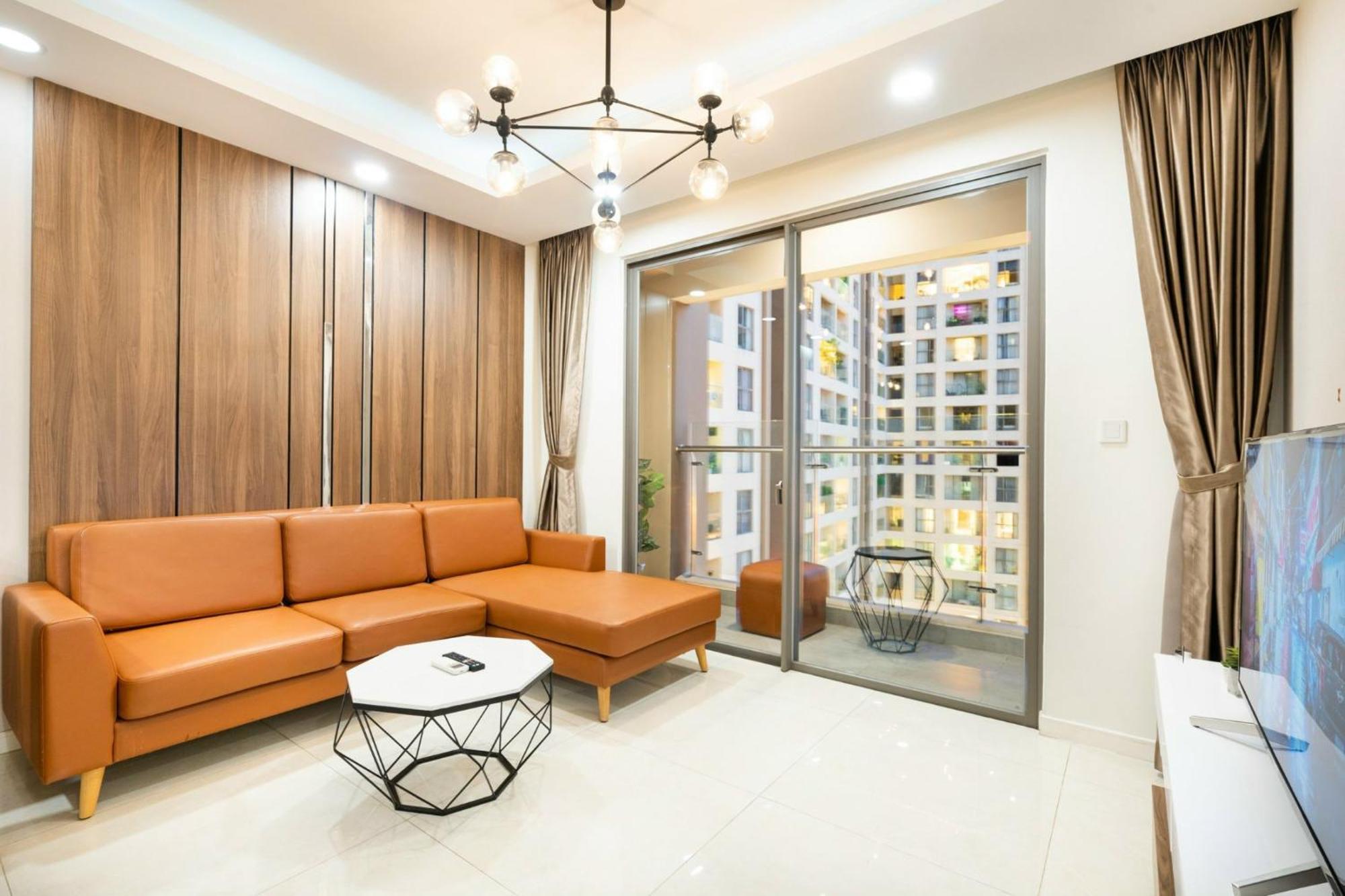 Apartment Roy City House