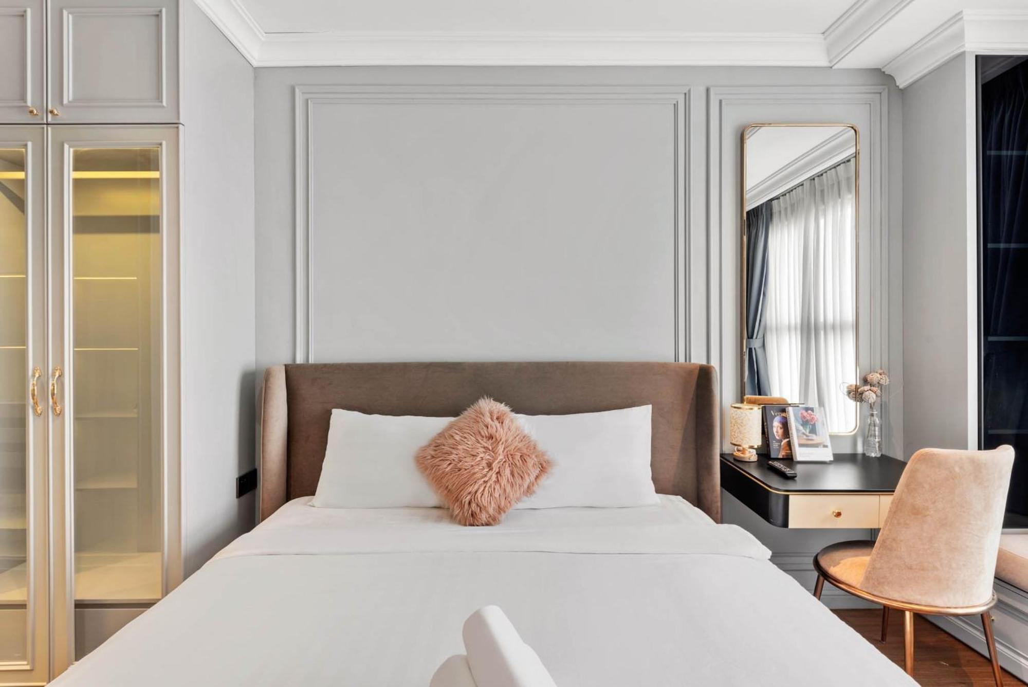 Saigon Royal *