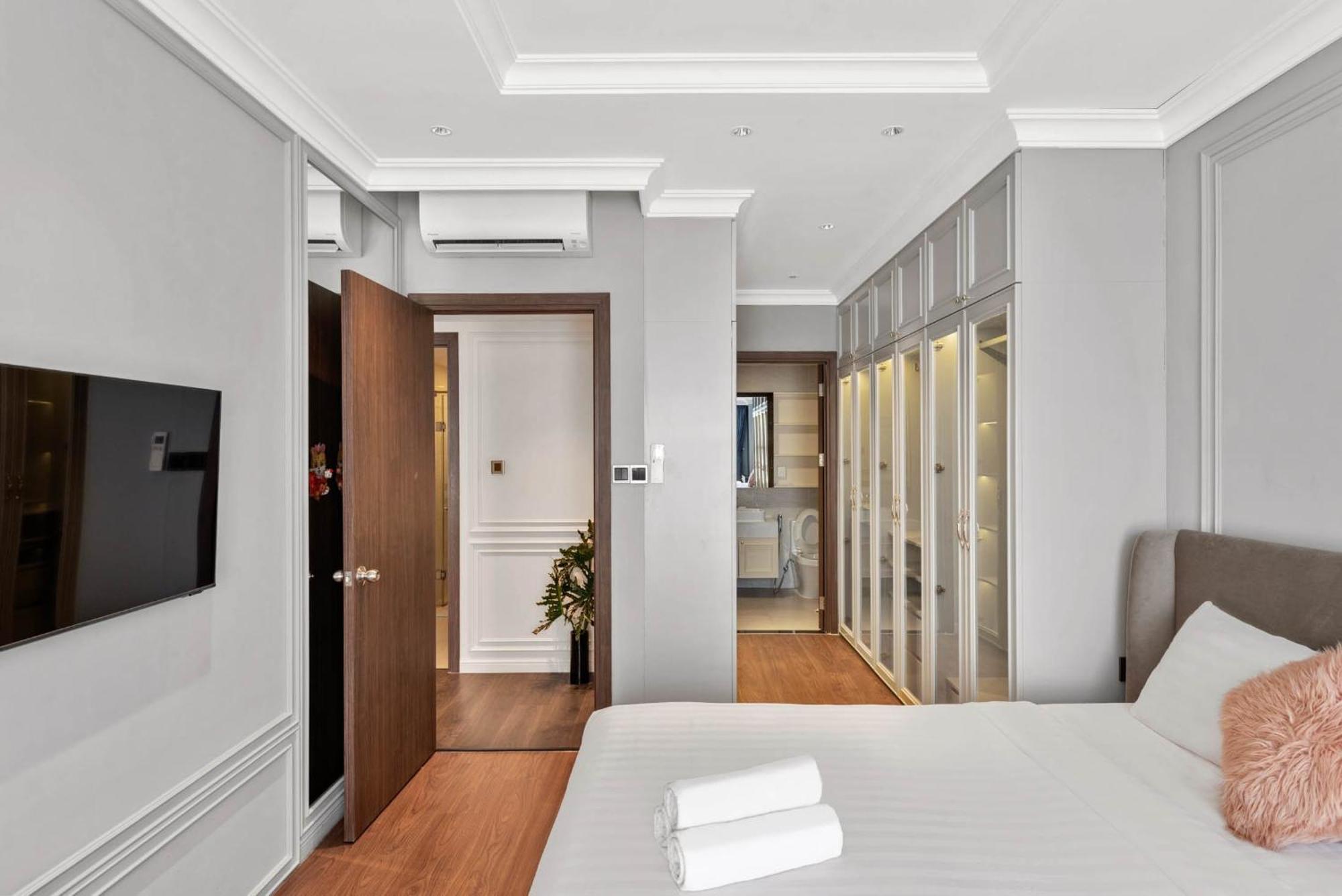 Saigon Royal Apartment *