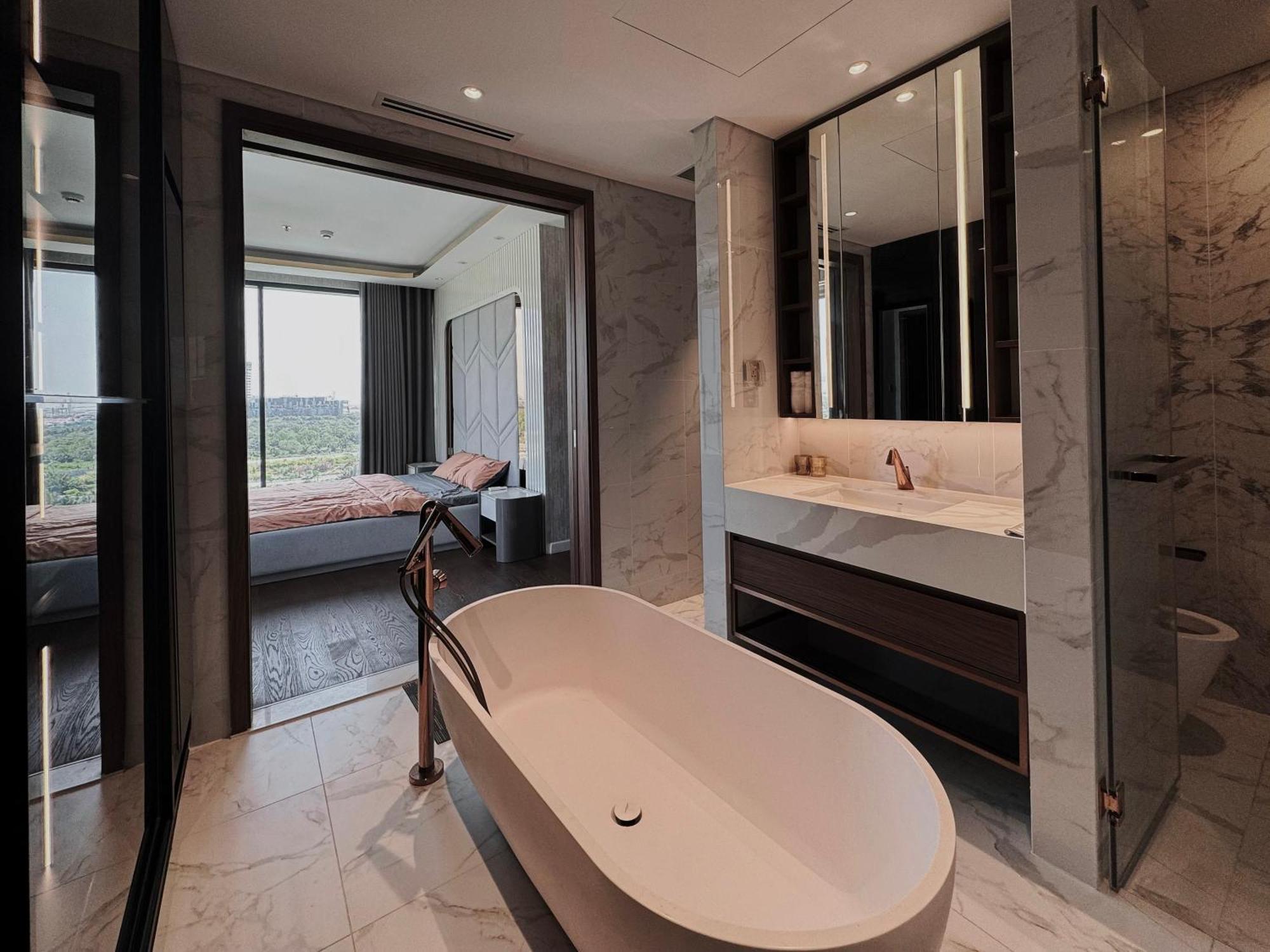 Apartment Metropole Thu Thiem Luxury *