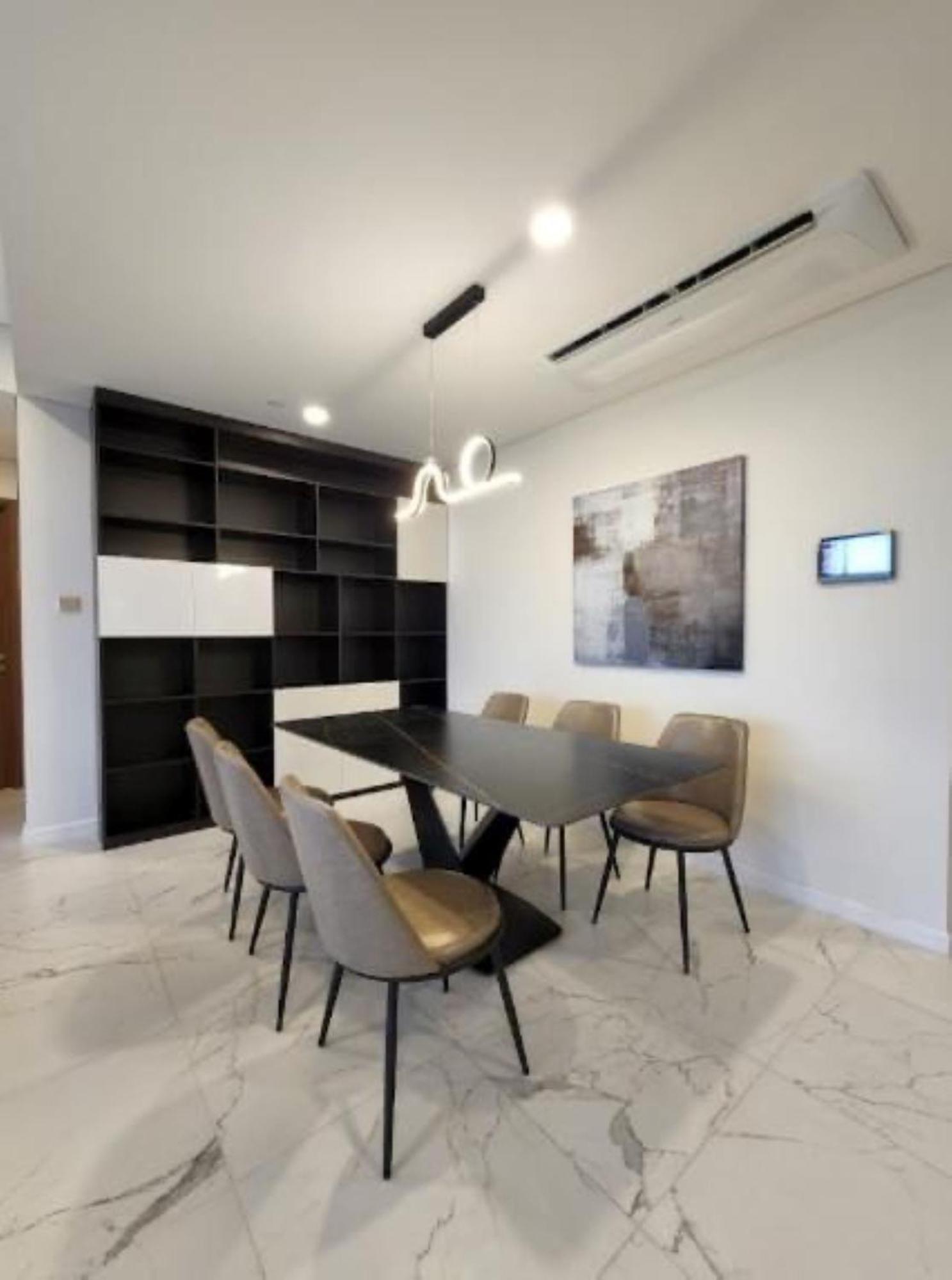 The Crest-central Saigon Riverside -free Pool-gym-sauna Room-yoga Apartment