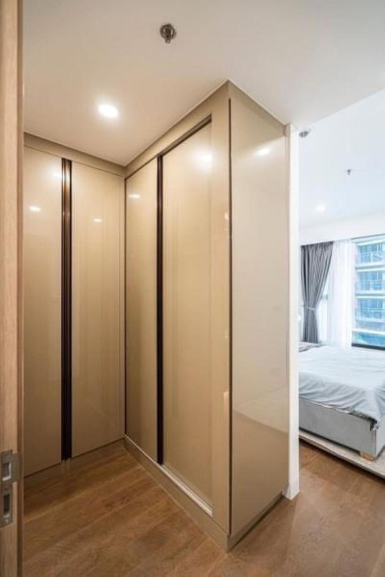The Crest-central Saigon Riverside -free Pool-gym-sauna Room-yoga * Ho Chi Minh City