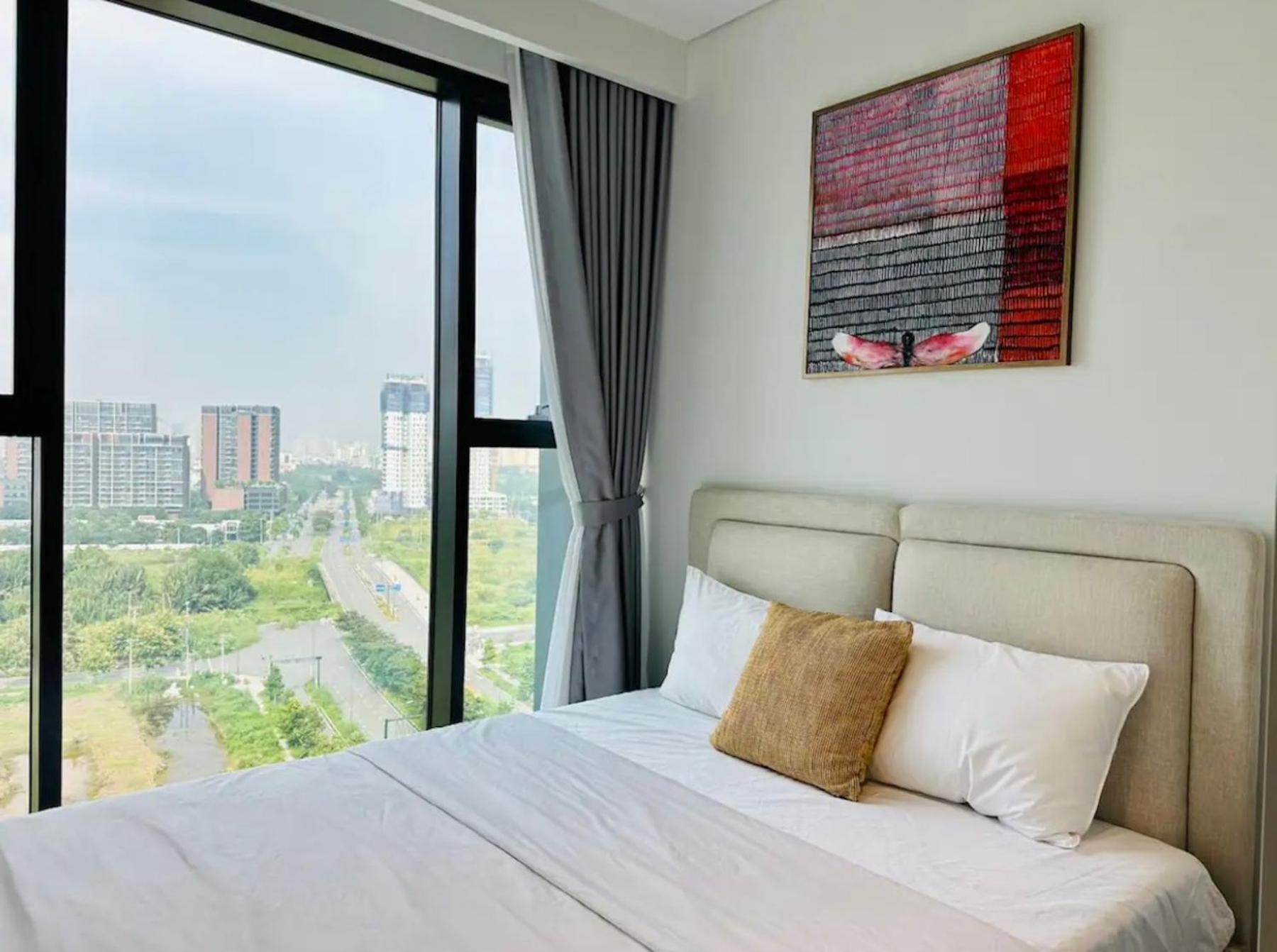 Apartment The Crest-central Saigon Riverside -free Pool-gym-sauna Room-yoga *