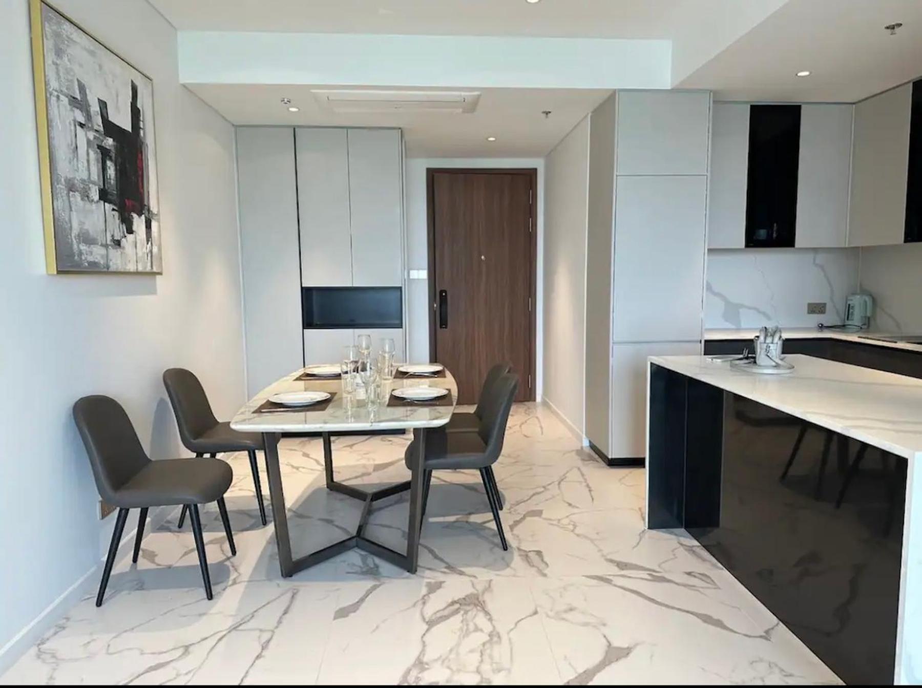The Crest-central Saigon Riverside -free Pool-gym-sauna Room-yoga *
