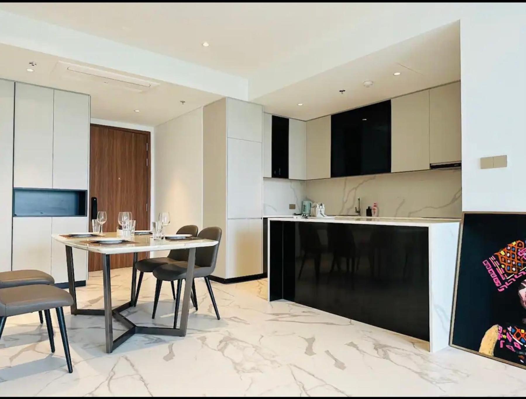 Apartment The Crest-central Saigon Riverside -free Pool-gym-sauna Room-yoga *