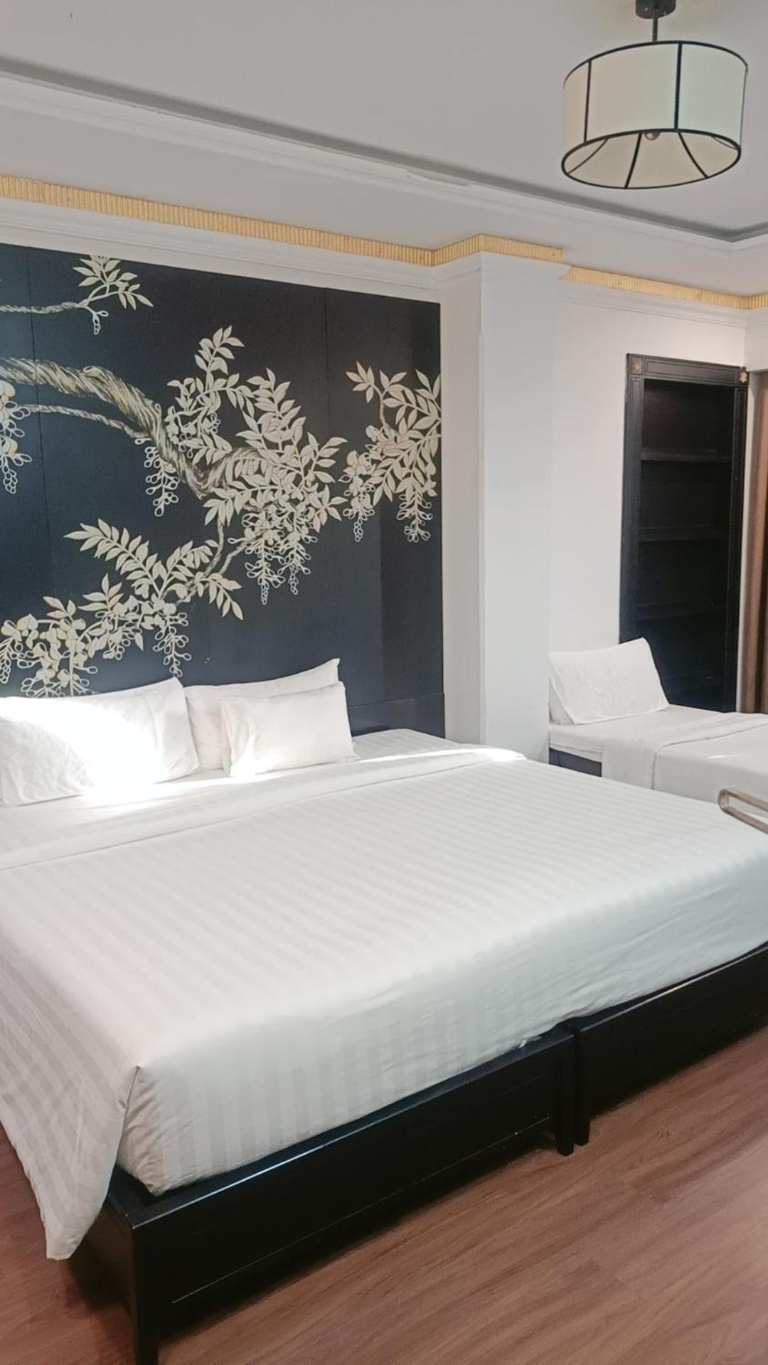A25 - 06 Truong Dinh Hotel
