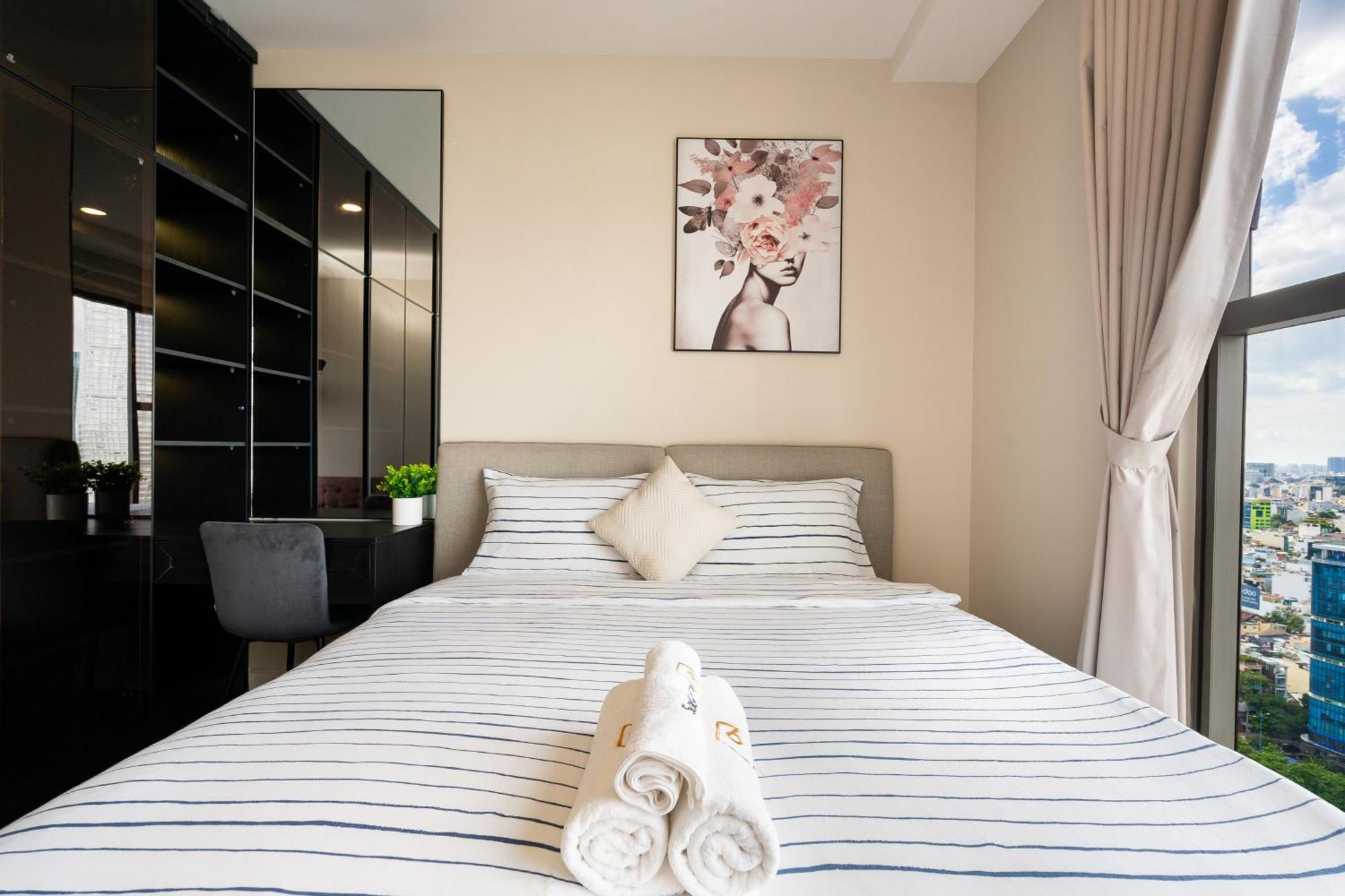 Min' - Saigon Royal - Upscale - Near Ben Thanh - Downtown Apartment *