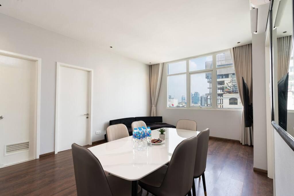 The Rixx Minimalism Apartment@ Ben Thanh/3bedrooms *