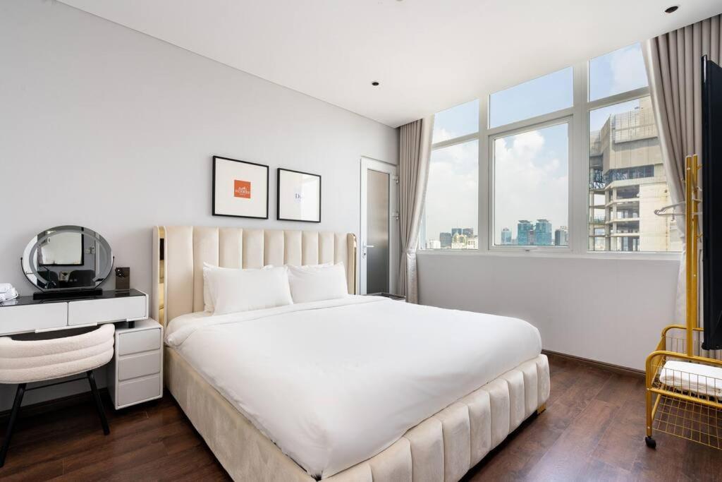 The Rixx Minimalism Apartment@ Ben Thanh/3bedrooms *