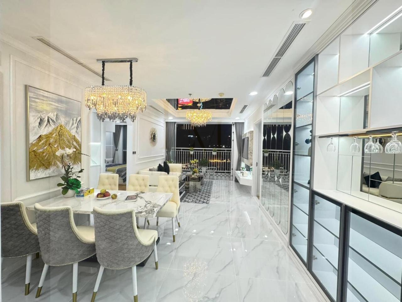Royal Landmark Apartment