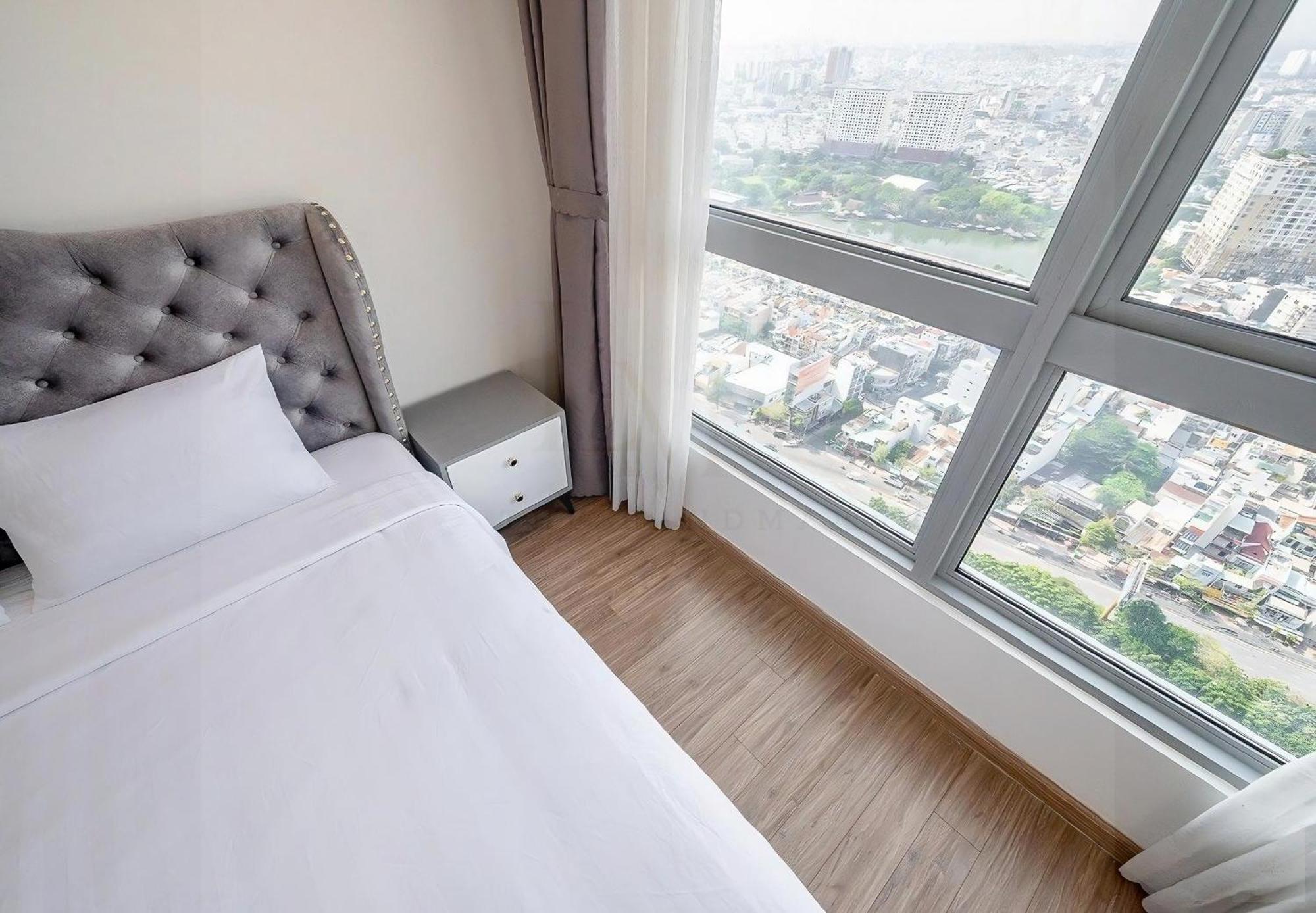 Royal Landmark Apartment *