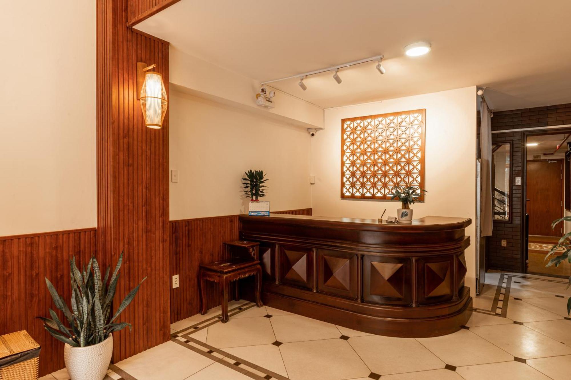 Lantern Hotel