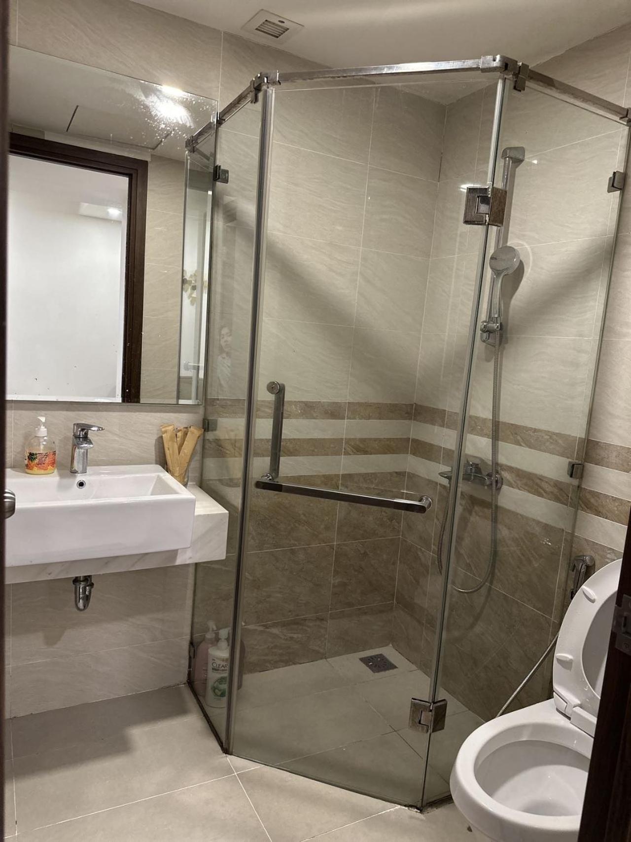New Luxury 2 Bedroom Saigon Royal 4 Pax , Near District 1,vietnam Ap13