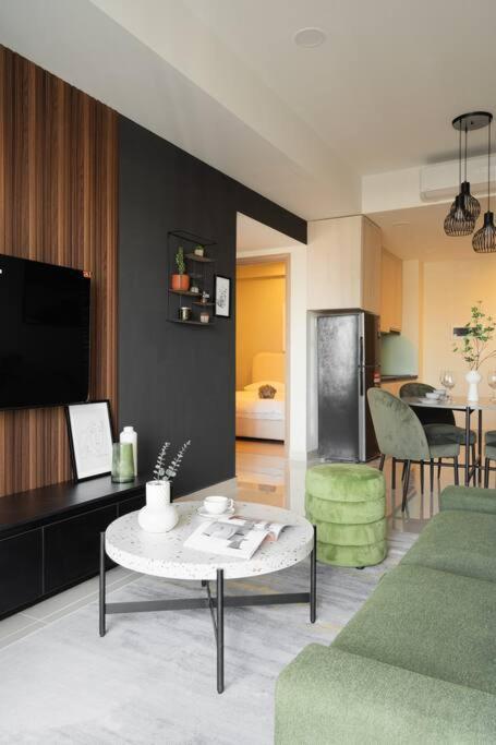 Apartment Saigon Staycation, 2brs+1wc, D1, View Bitexco Ho Chi Minh City
