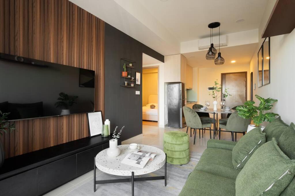 Apartment Saigon Staycation, 2brs+1wc, D1, View Bitexco *