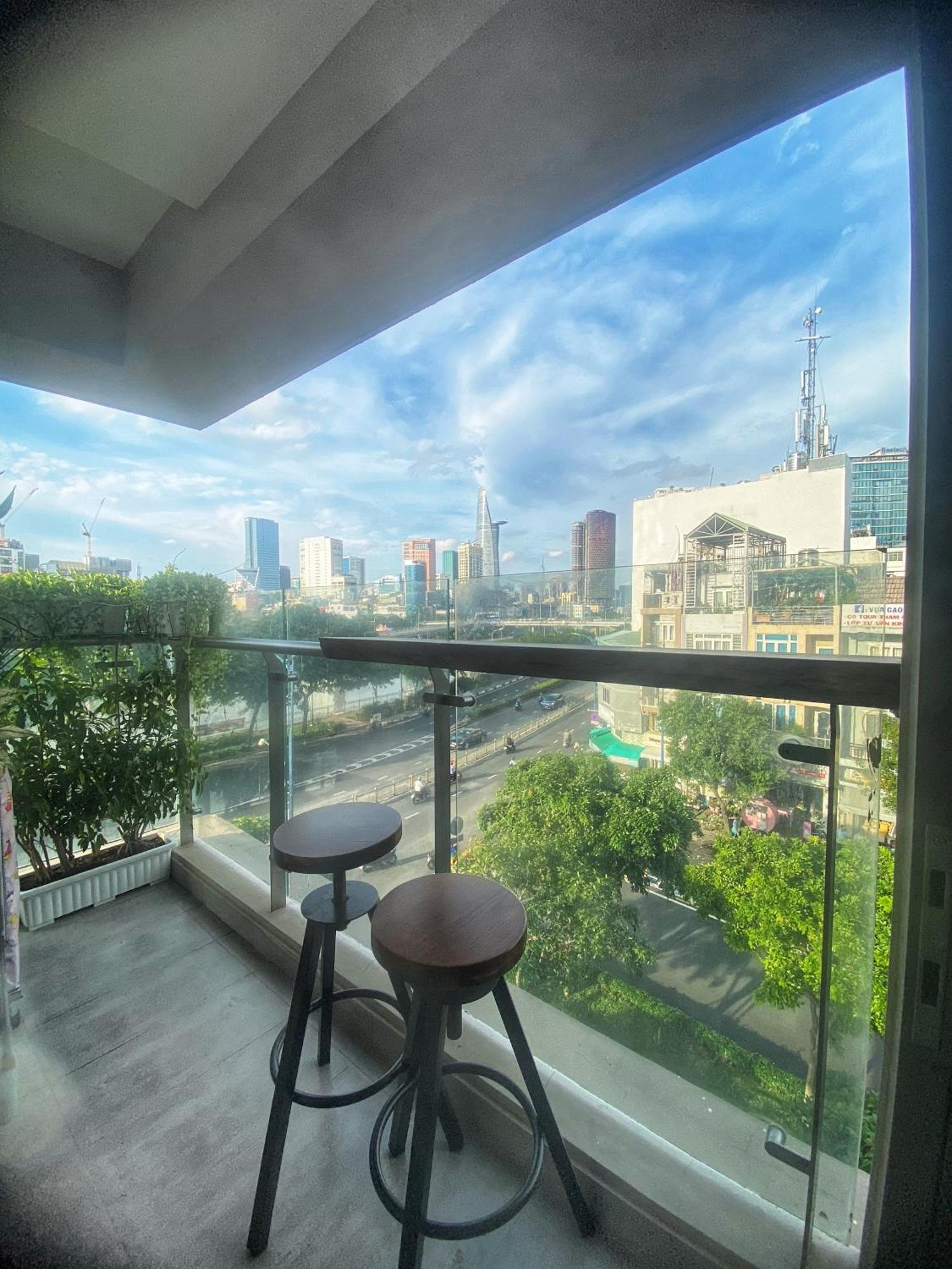 Emerald Millennium Free Pool Apartment