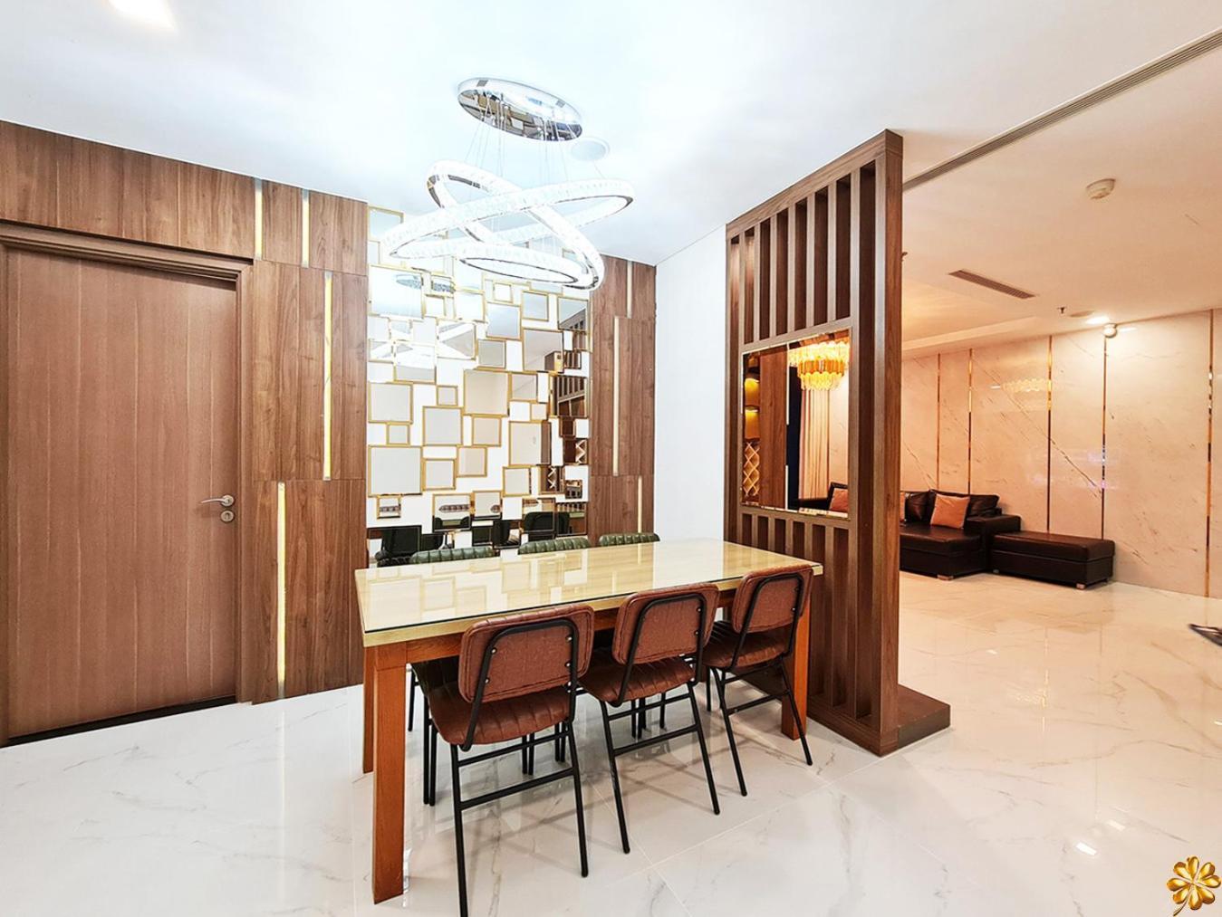 Landmark 81 Royal Luxury - Vinhome Park *