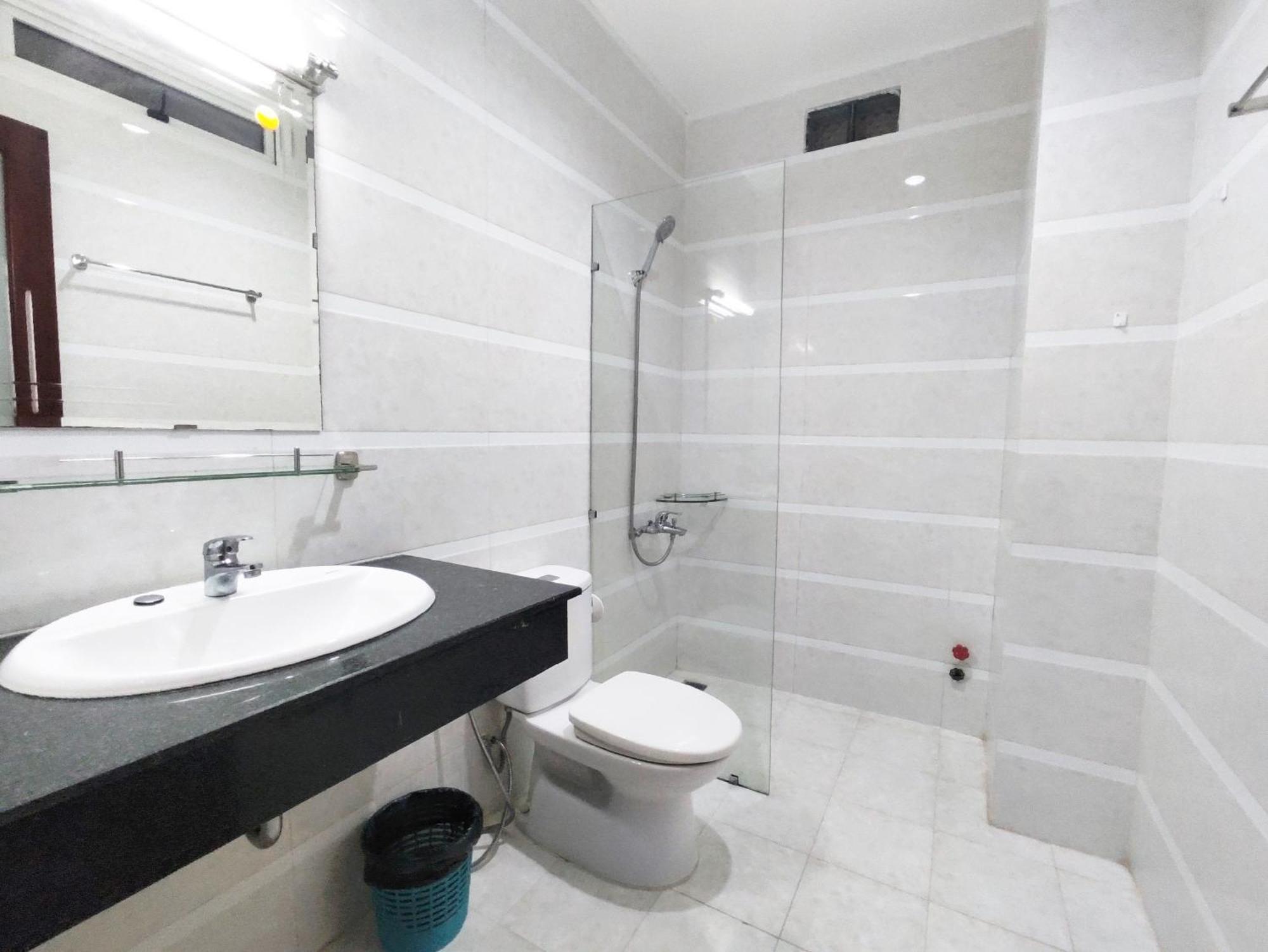 Eco Saigon Apartment *