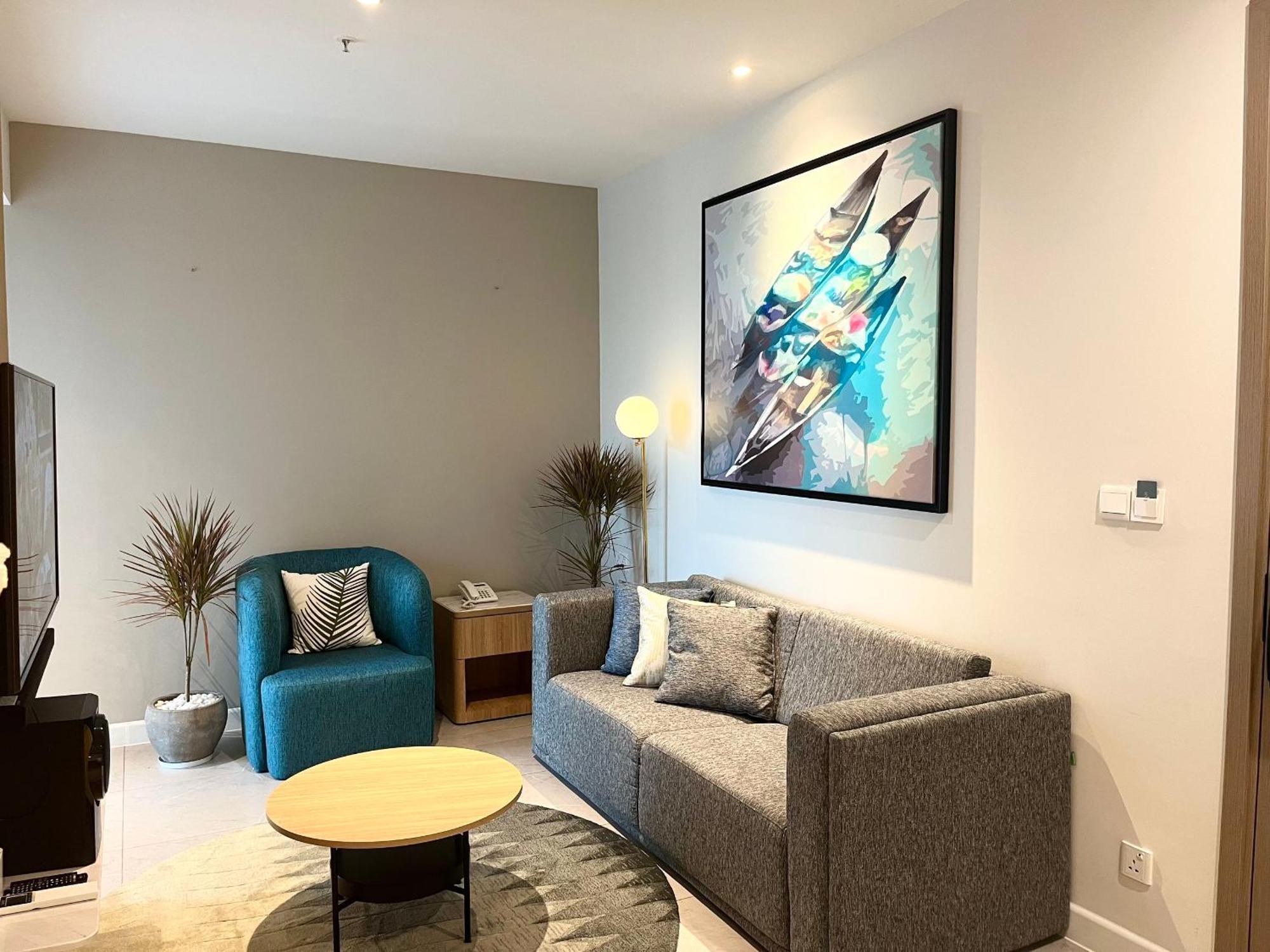 Luxury Zenity 2br In D1 Somerset's Quality *