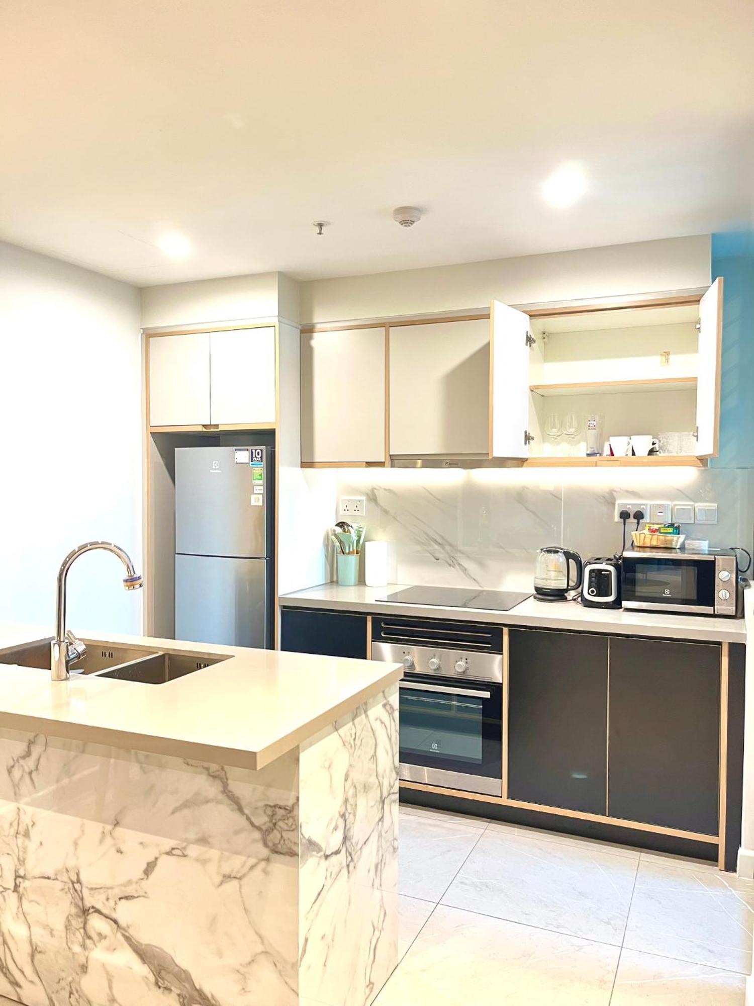 Luxury Zenity 2br In D1 Somerset's Quality *