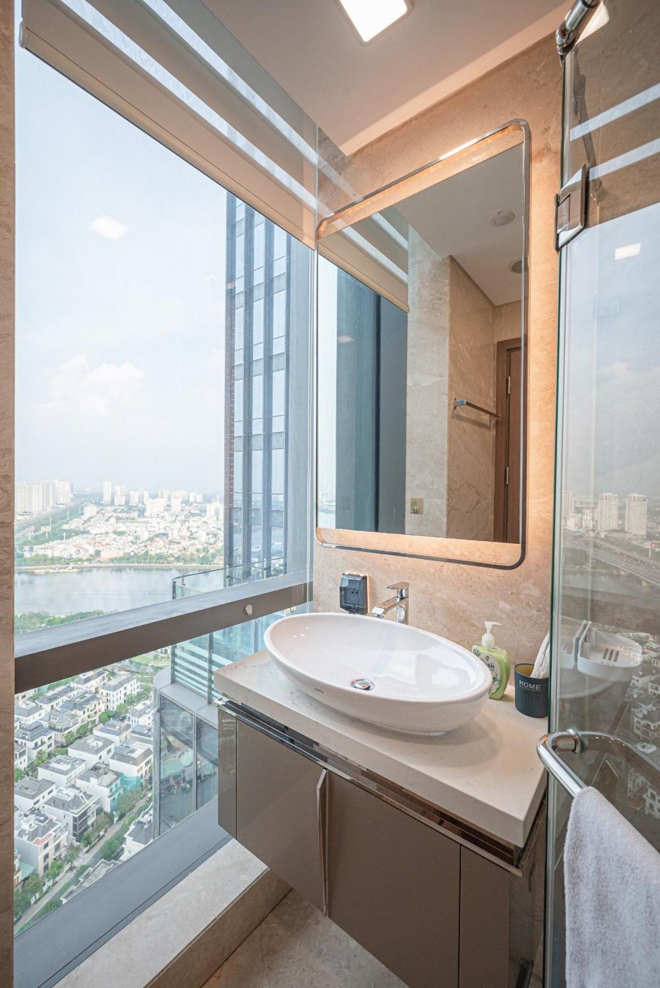 Landmark 81 Skyline 4*
