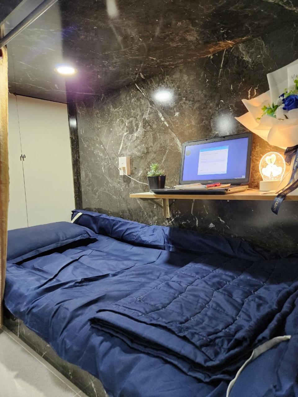 D-dorm Capsule hotel *