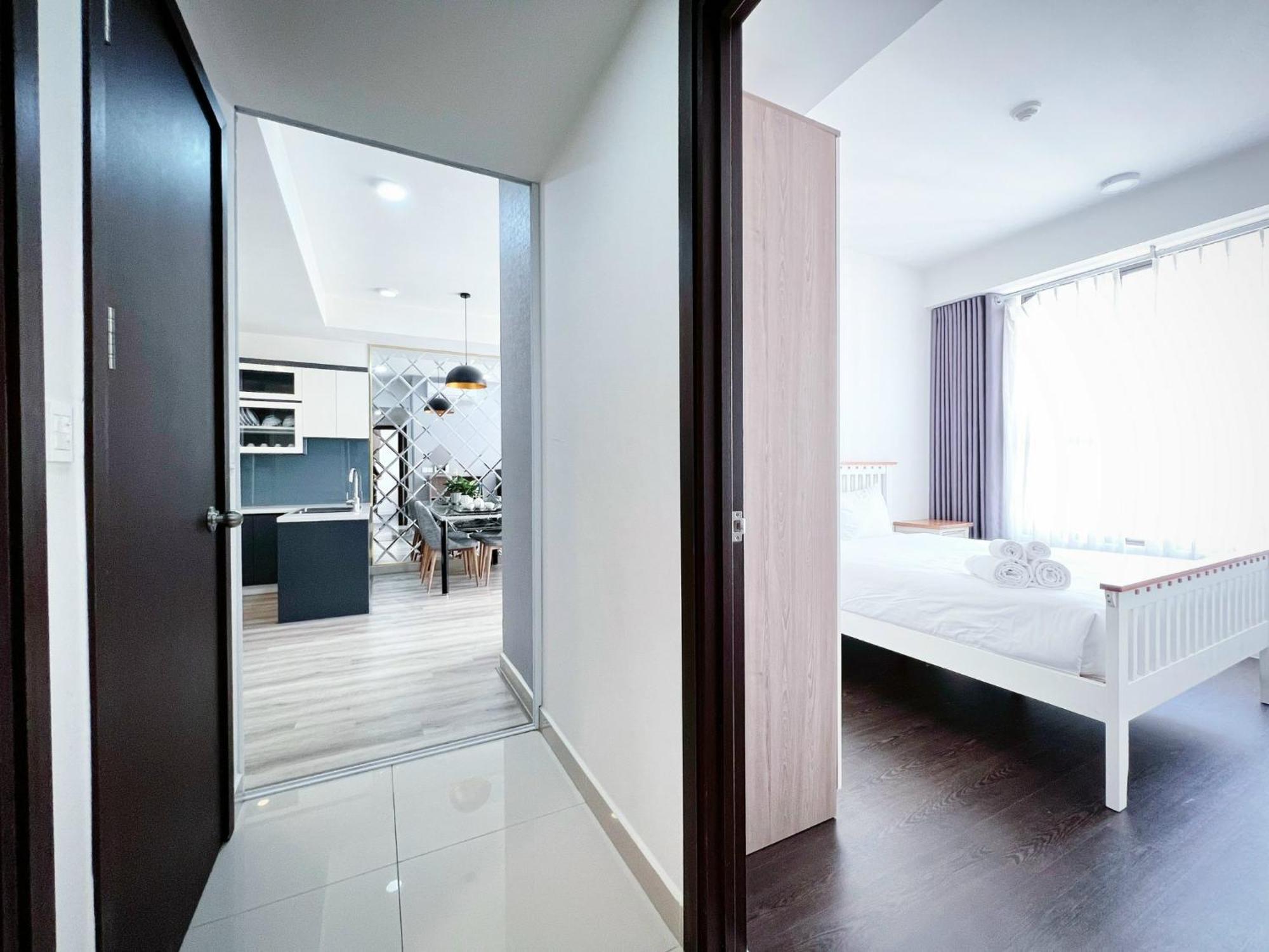 April Hotel