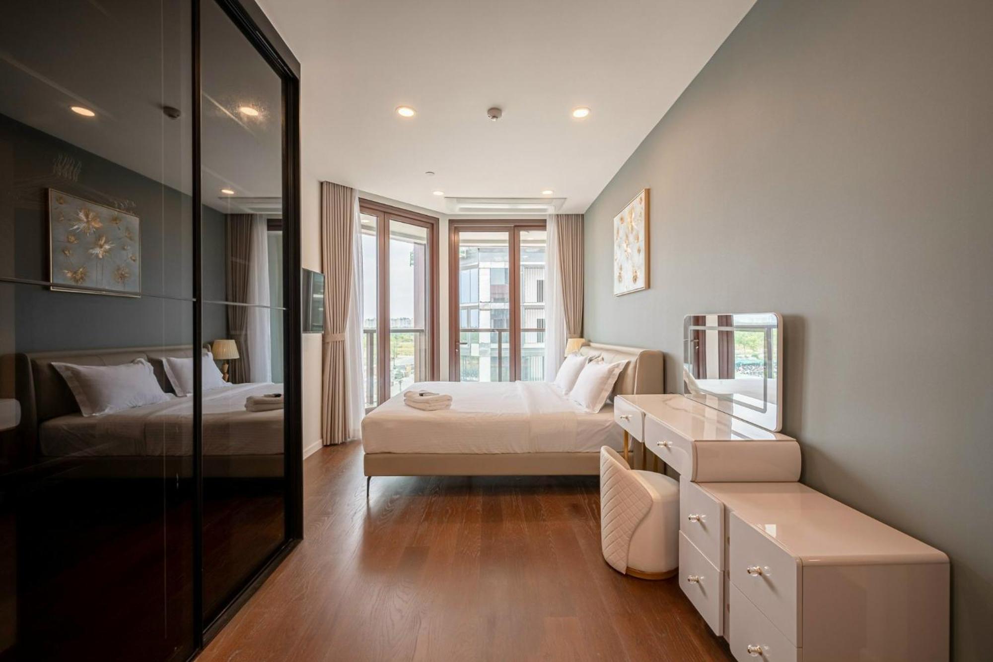 The Metropole Apartment
