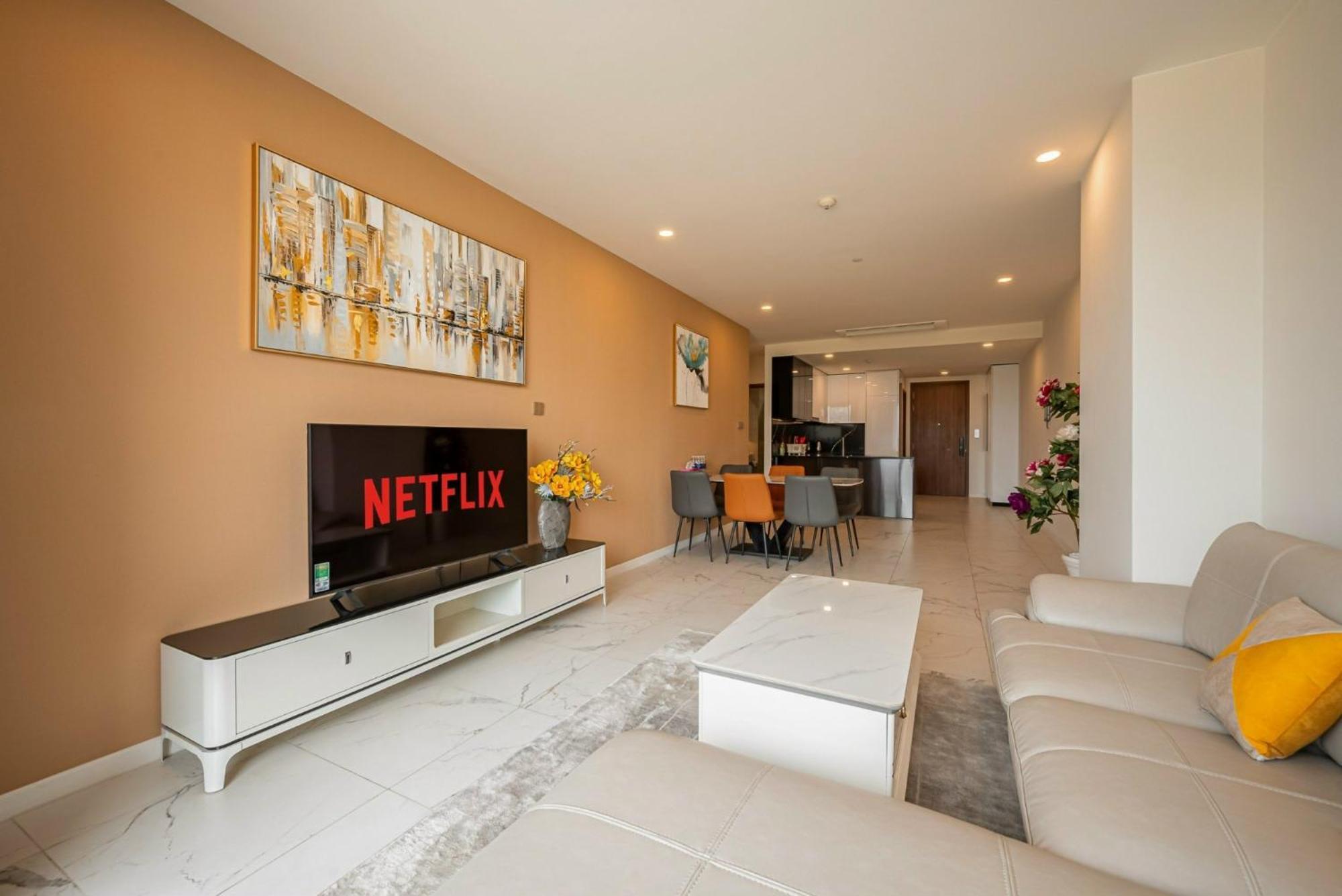 The Metropole Apartment *