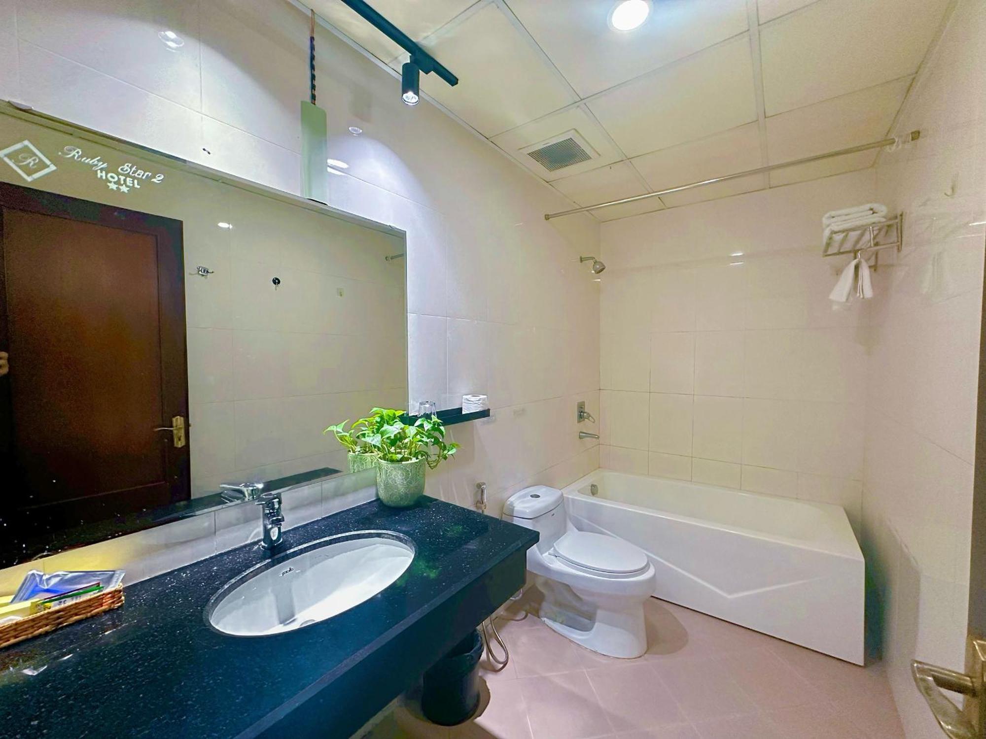 Ruby Star Hotel- Near Ben Thanh Market Hotel