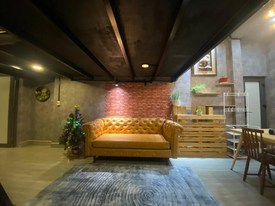 Small Cave: 100m2 Saigon Haven Apartment