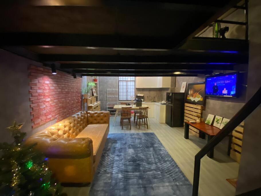 Small Cave: 100m2 Saigon Haven Apartment
